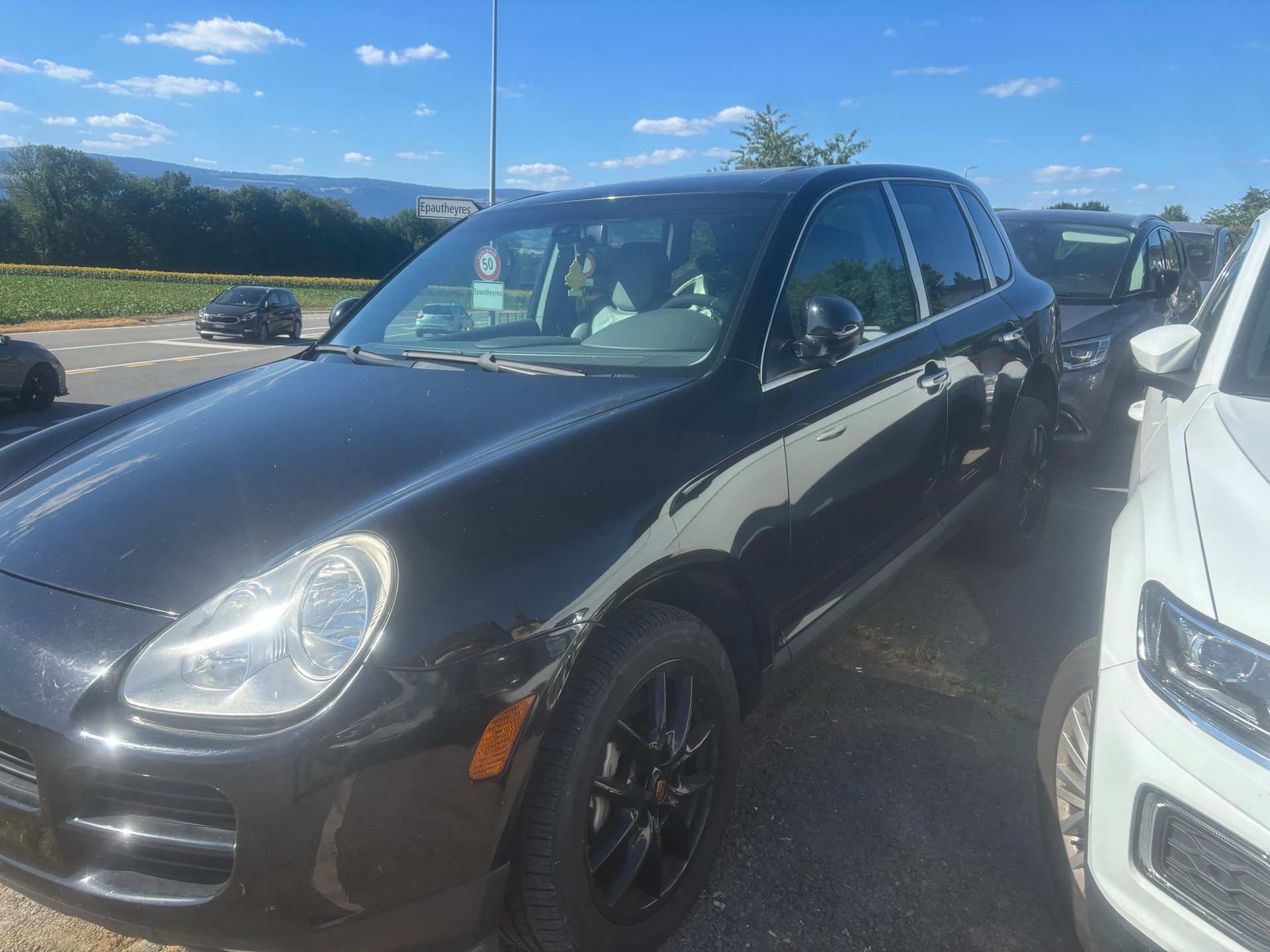 PORSCHE CAYENNE-image-1
