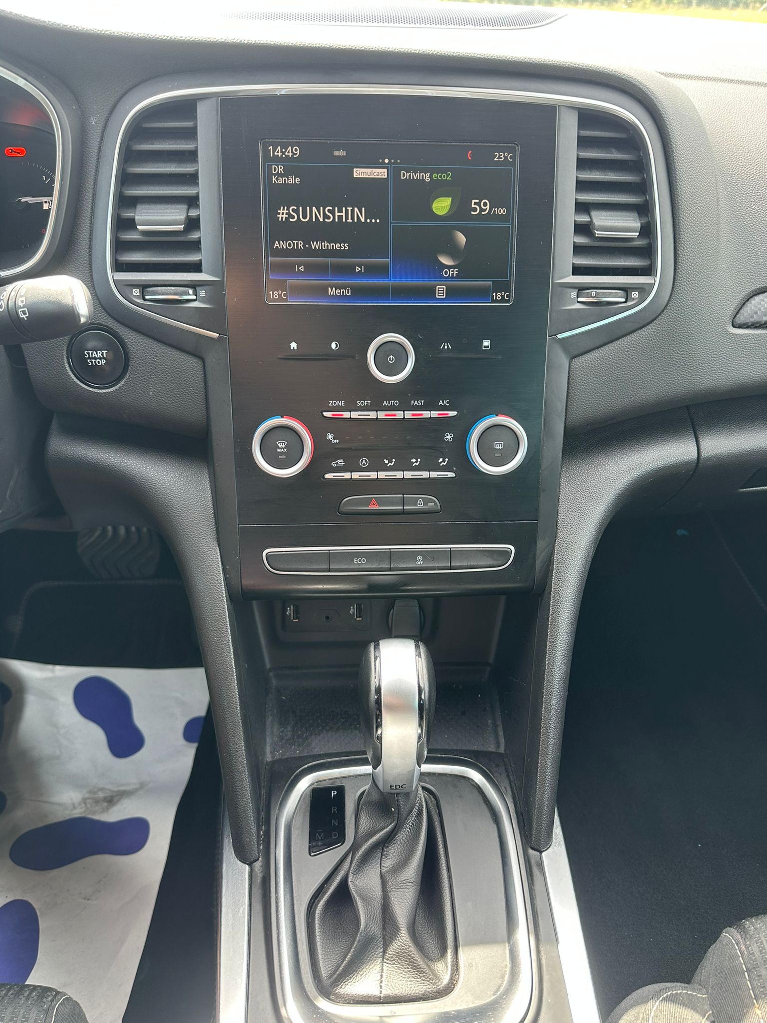 RENAULT Mégane Grandtour 1.2 16V Turbo Bose EDC-image-16