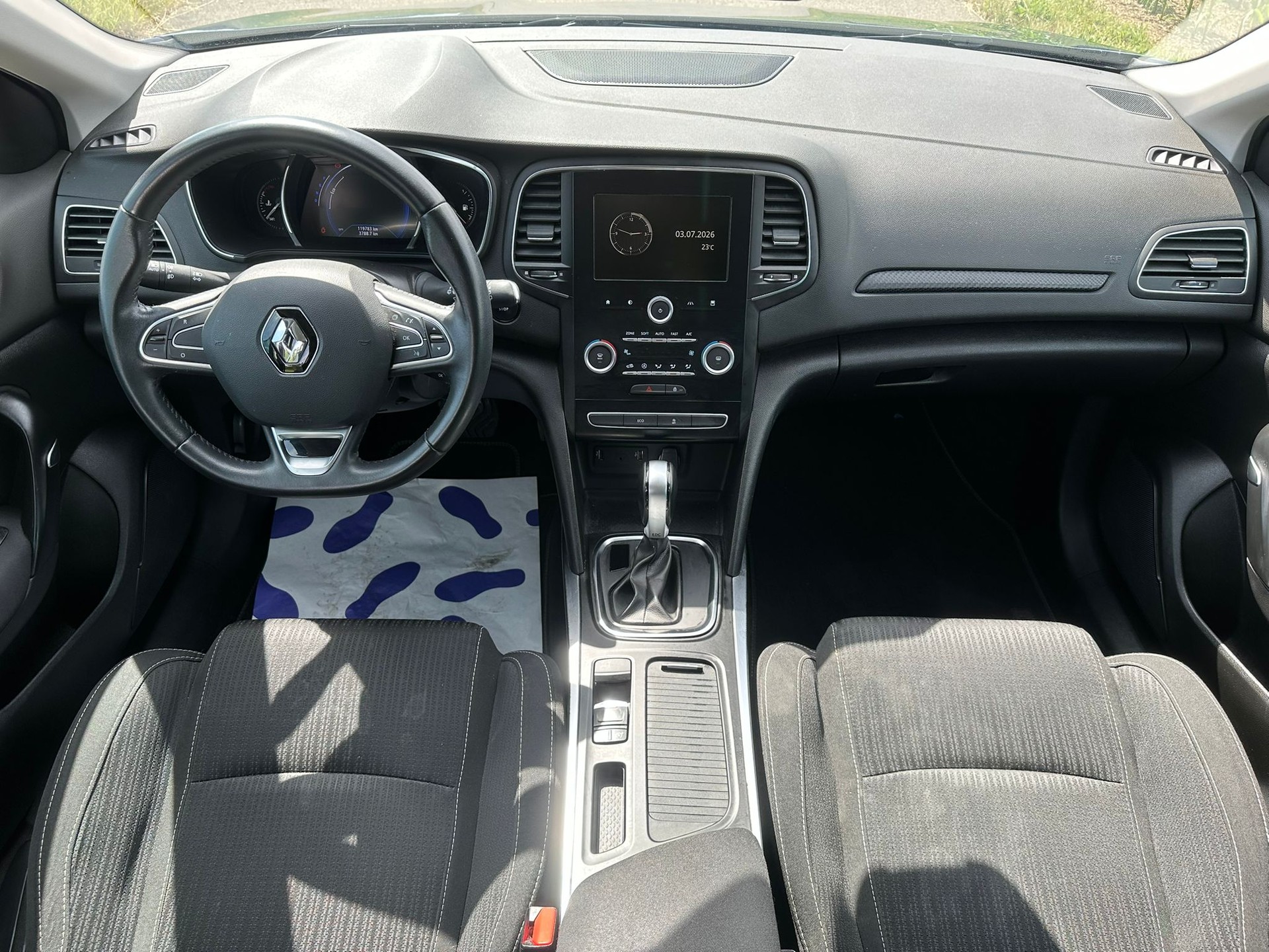 RENAULT Mégane Grandtour 1.2 16V Turbo Bose EDC-image-12
