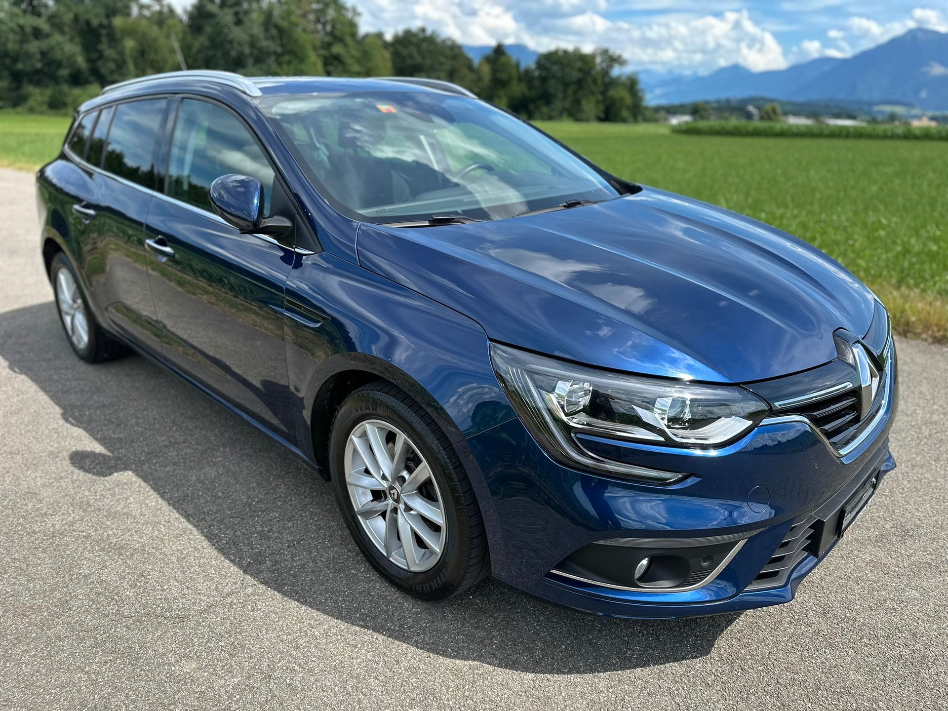 RENAULT Mégane Grandtour 1.2 16V Turbo Bose EDC-image-3