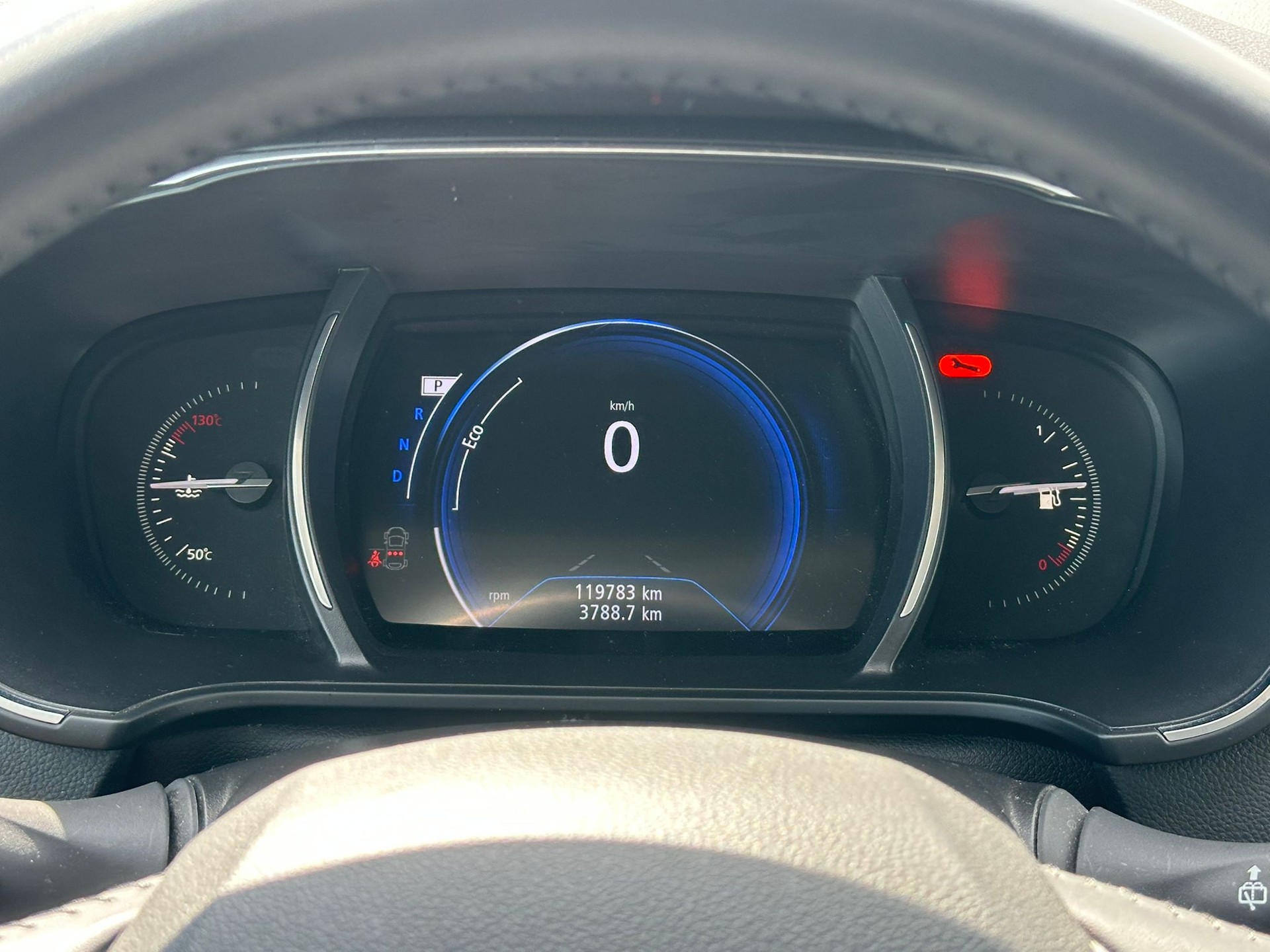 RENAULT Mégane Grandtour 1.2 16V Turbo Bose EDC-image-14