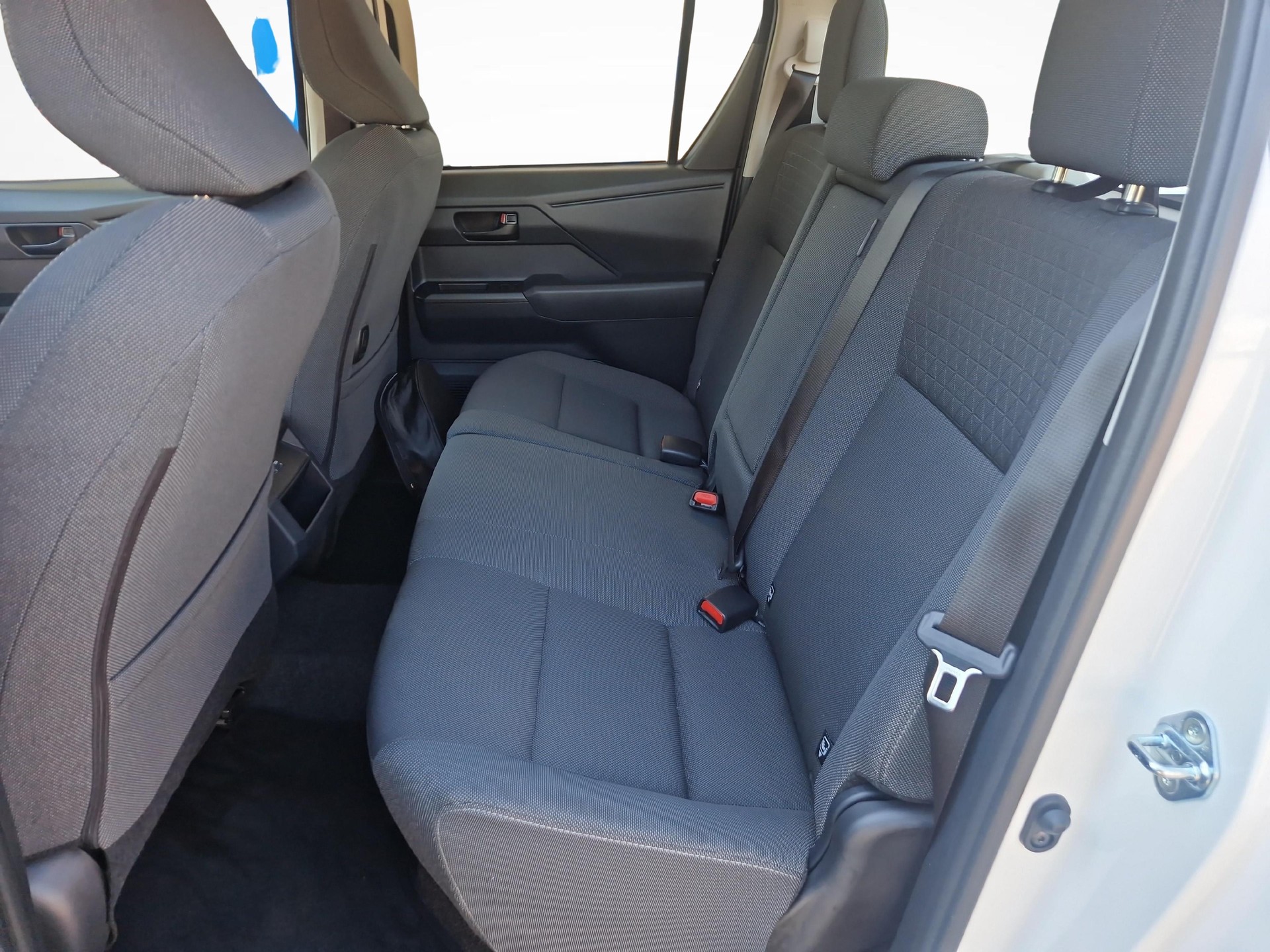 TOYOTA Hilux Double Cab.-Pick-up 59KWh Comfort-image-10
