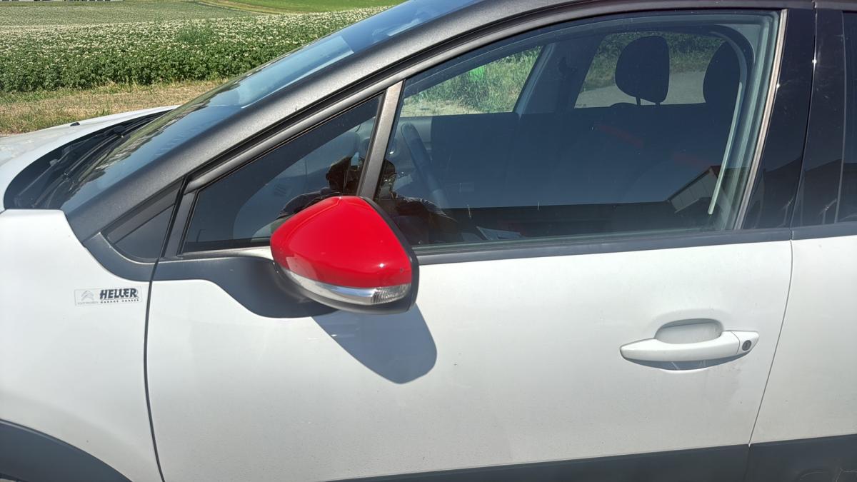 CITROEN C3 1.2i PureTech Shine EAT6-image-6