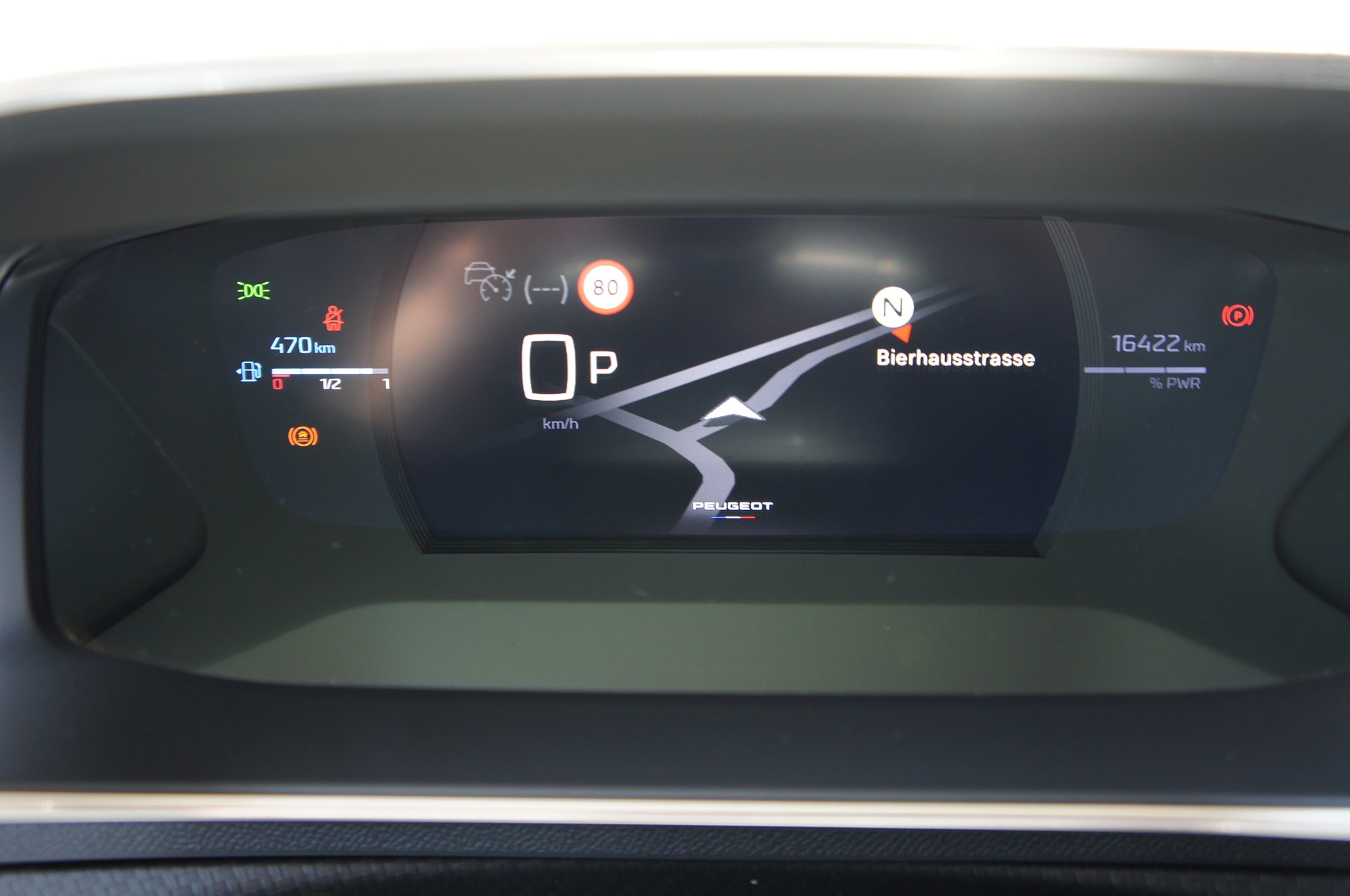 PEUGEOT 2008 1.2 Hybrid 145 MHEV GT-image-27