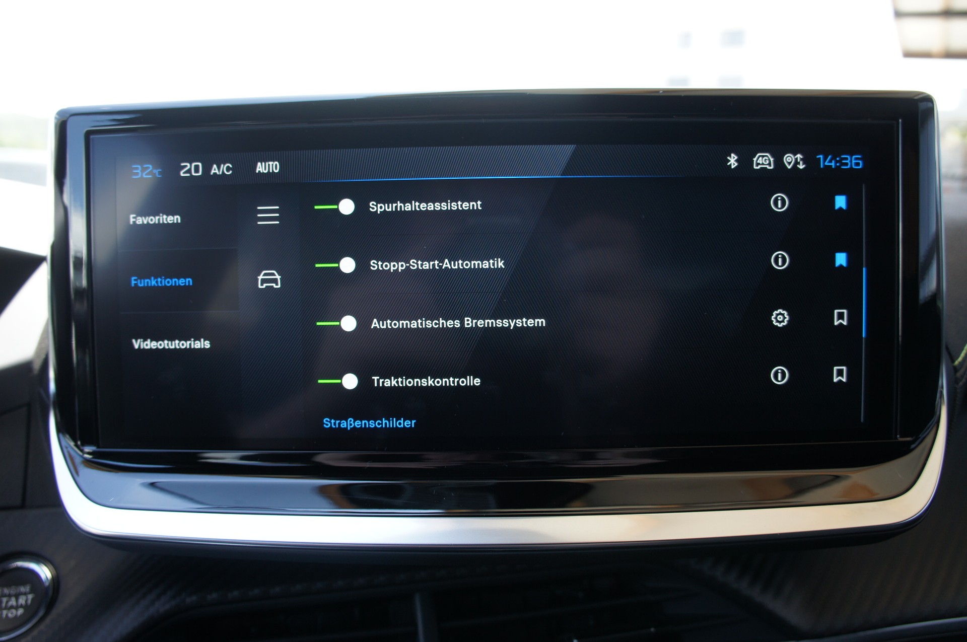 PEUGEOT 2008 1.2 Hybrid 145 MHEV GT-image-23