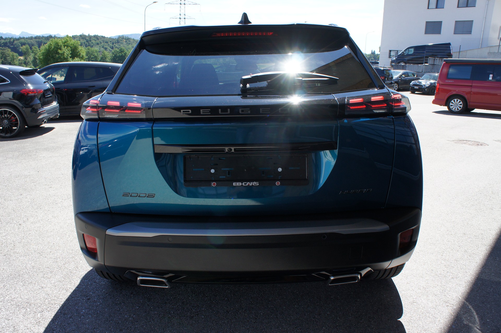 PEUGEOT 2008 1.2 Hybrid 145 MHEV GT-showroom-element-3