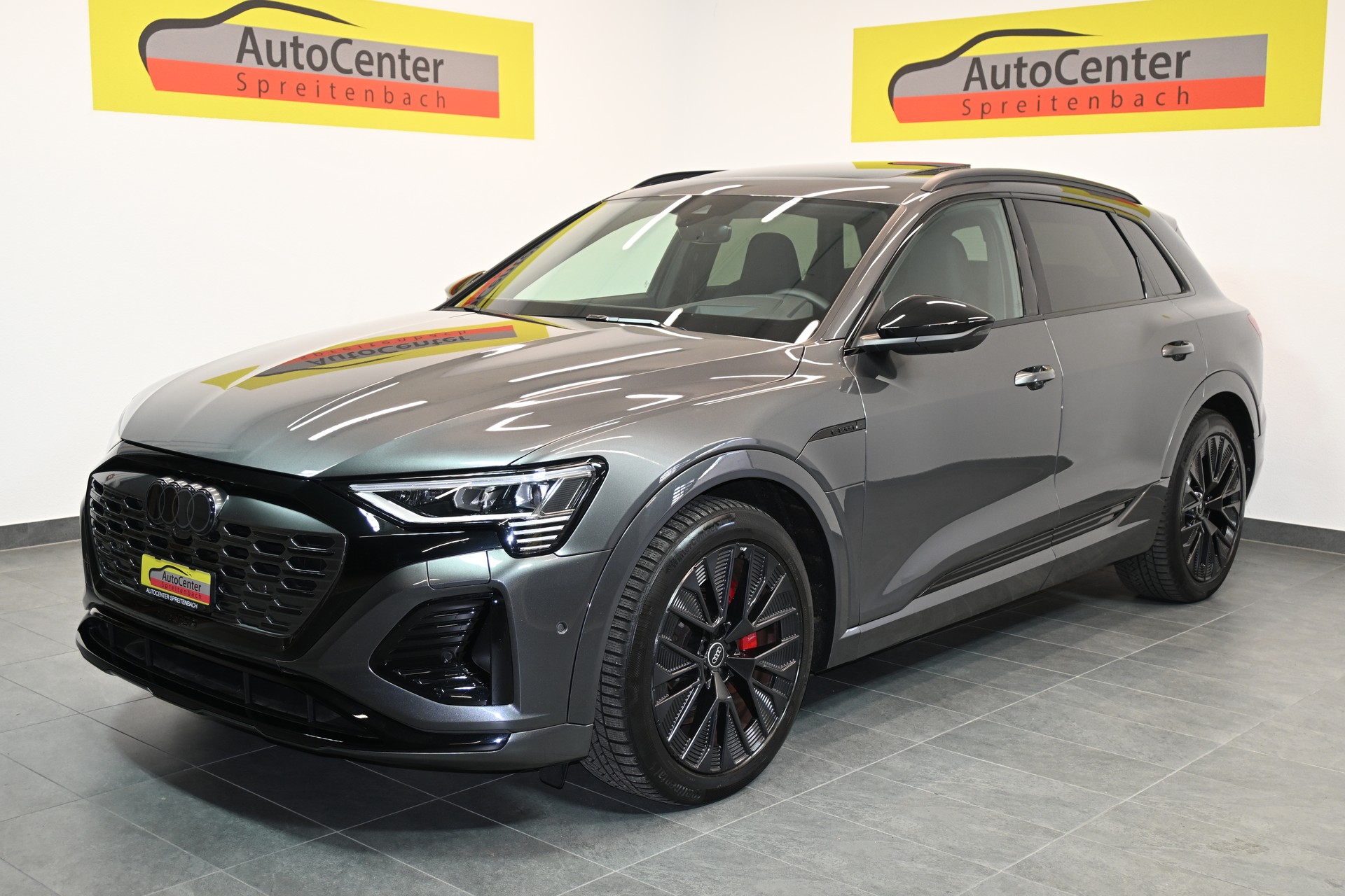 AUDI Q8 55 e-tron Black Edition quattro-image-1