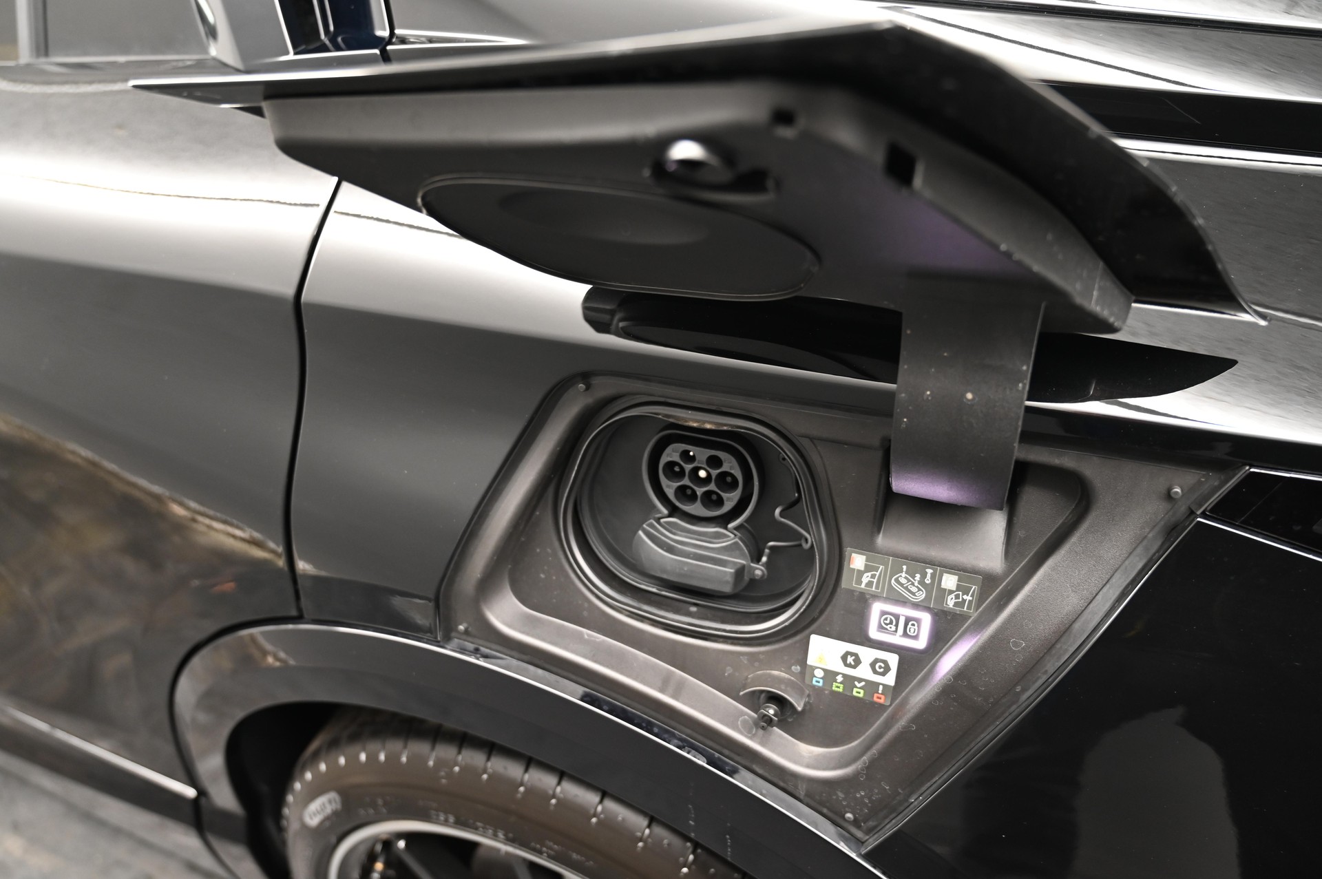 DS AUTOMOBILES No8 E-Tense Étoile 4x4-image-18