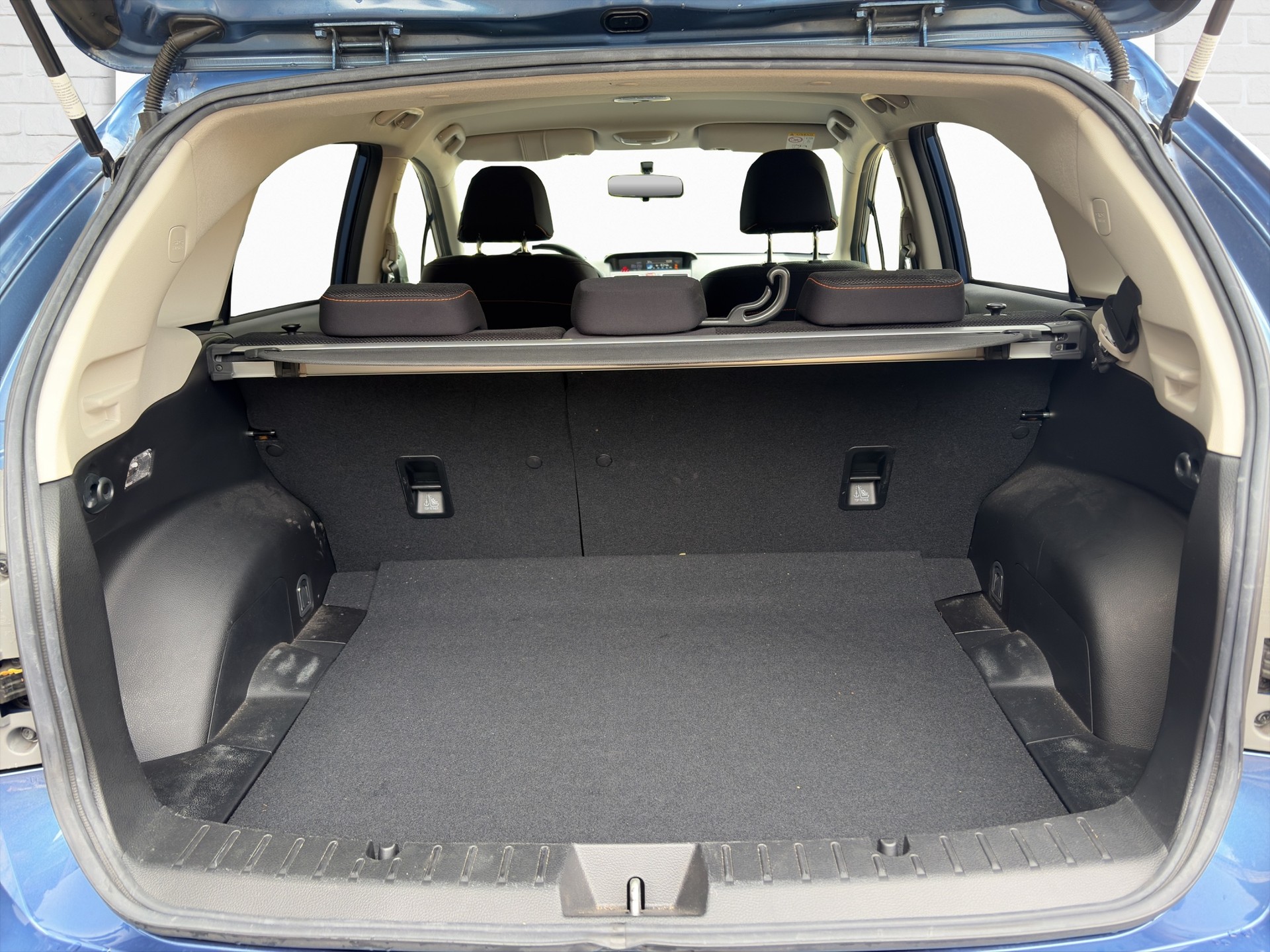 SUBARU XV 2.0 Swiss Two AWD CVT-image-8