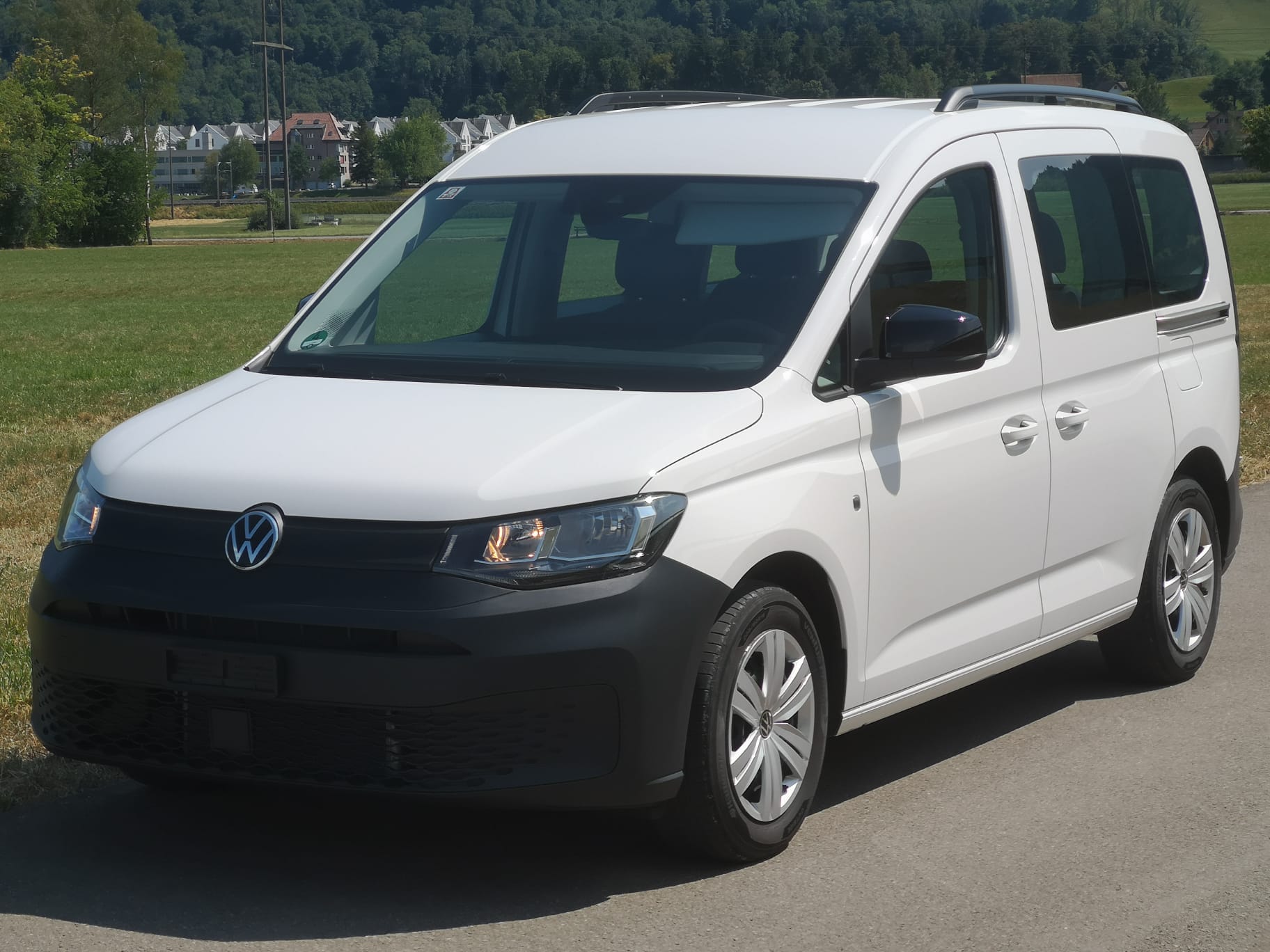 VW 2.0 TDI 122 Style 4motion-image-0
