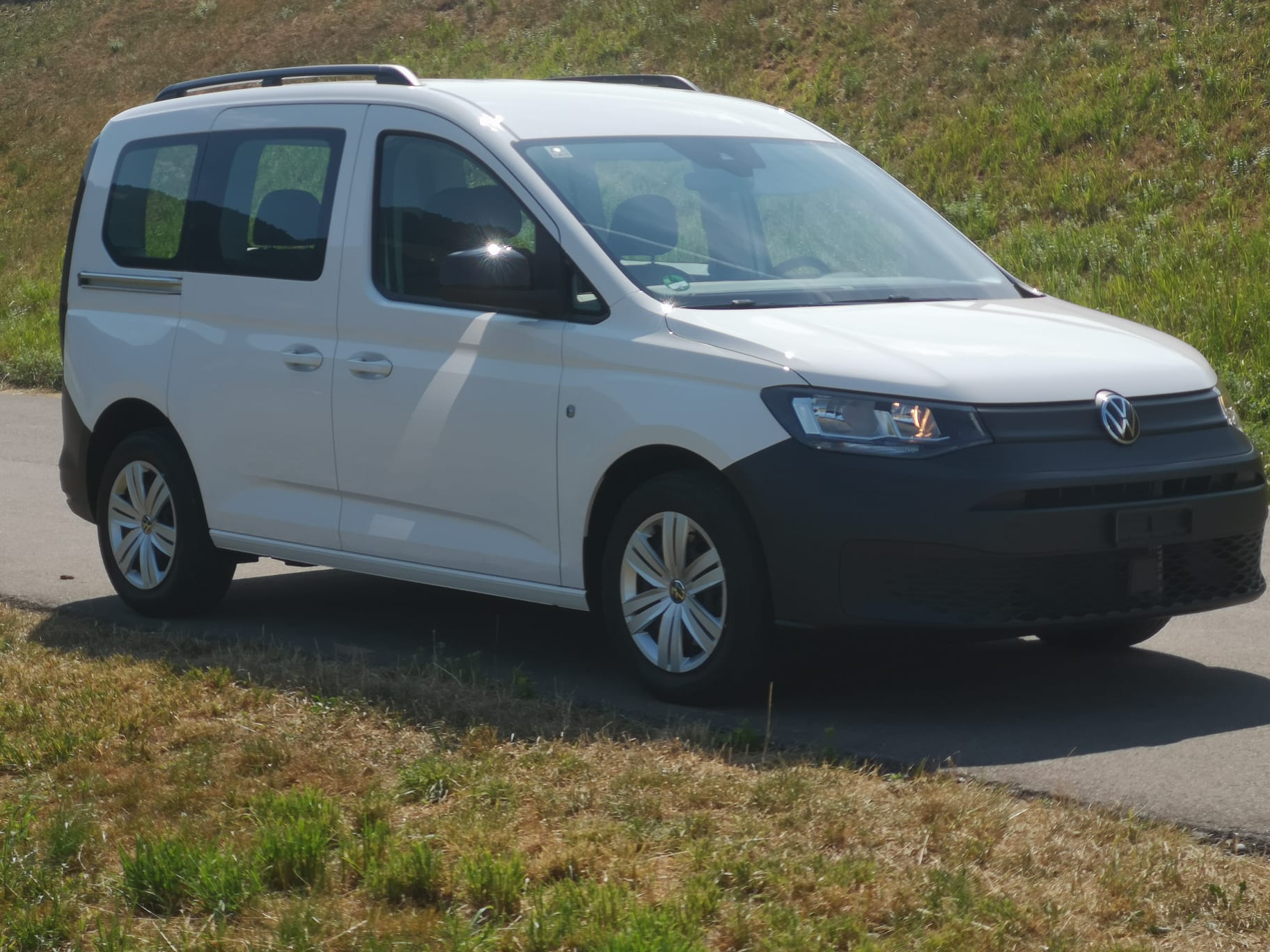 VW 2.0 TDI 122 Style 4motion-image-1