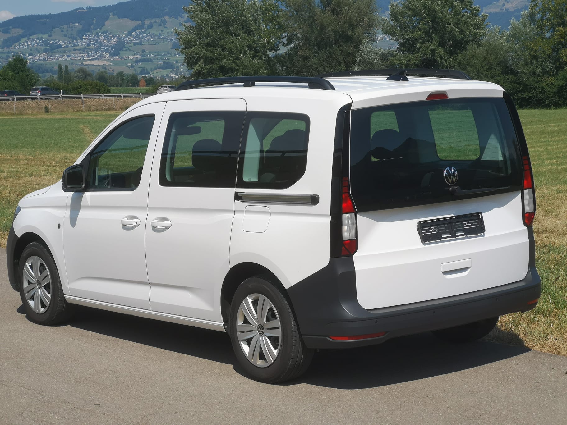 VW 2.0 TDI 122 Style 4motion-image-3
