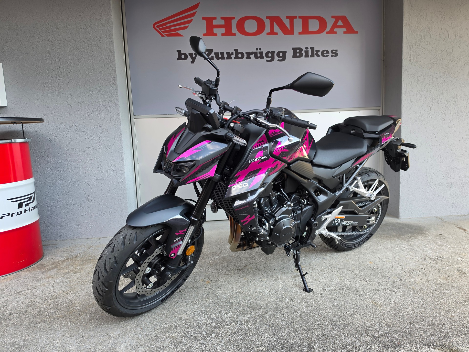 HONDA CB 750 Hornet-showroom-element-3