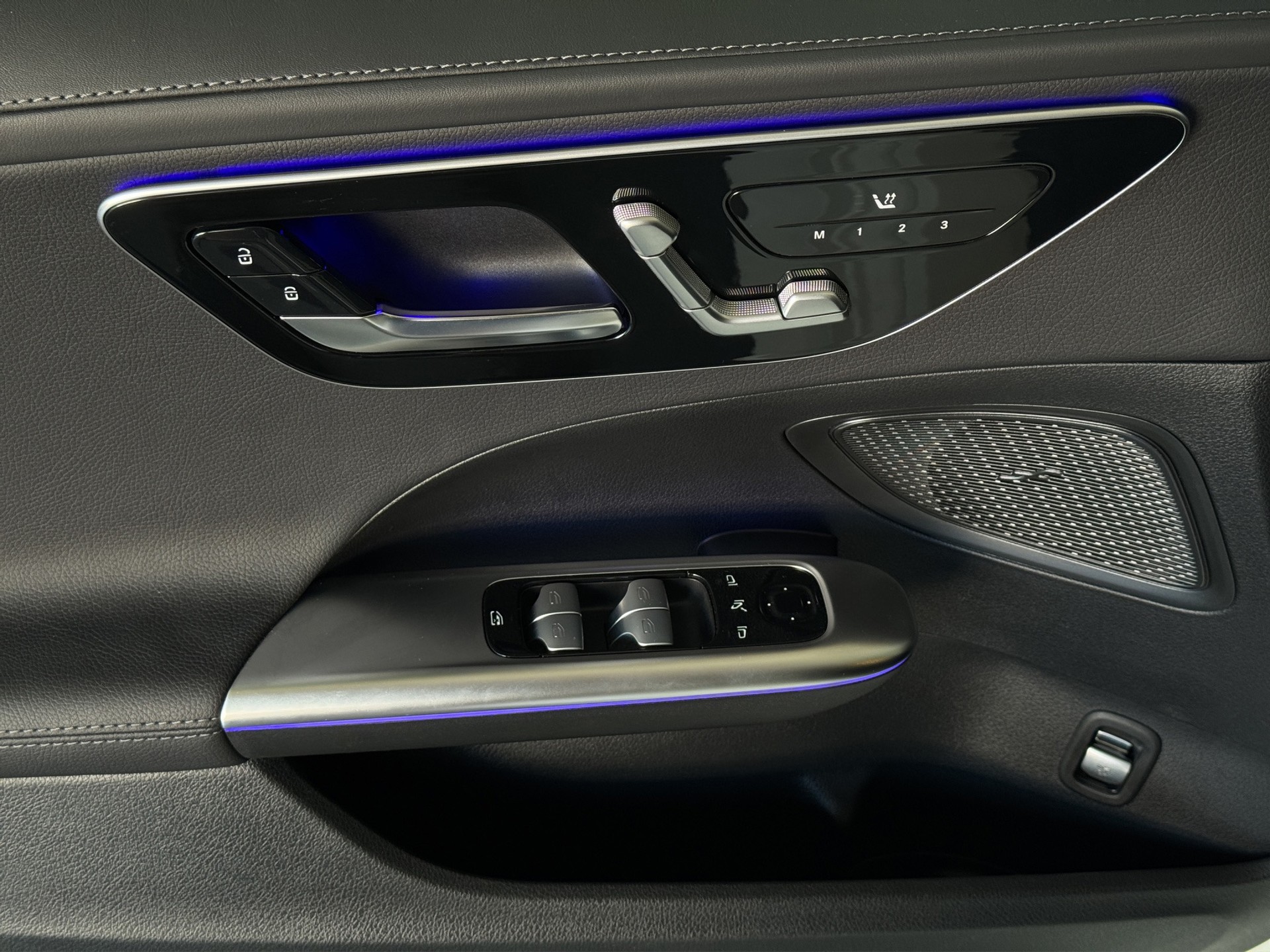 MERCEDES-BENZ C 180 AMG Line Edition "Night Paket-Distronic-360°Kamera"-image-8