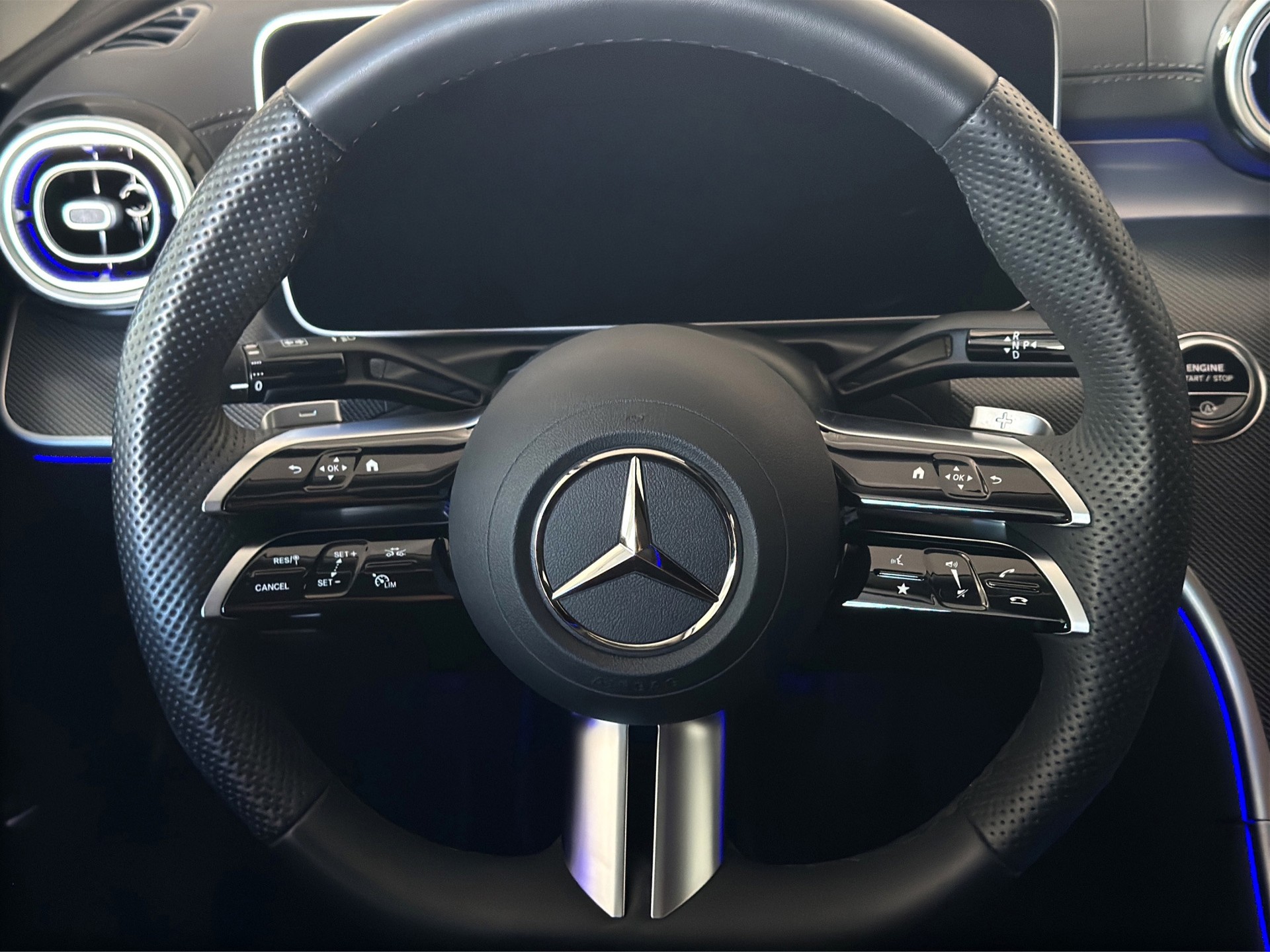 MERCEDES-BENZ C 180 AMG Line Edition "Night Paket-Distronic-360°Kamera"-image-12