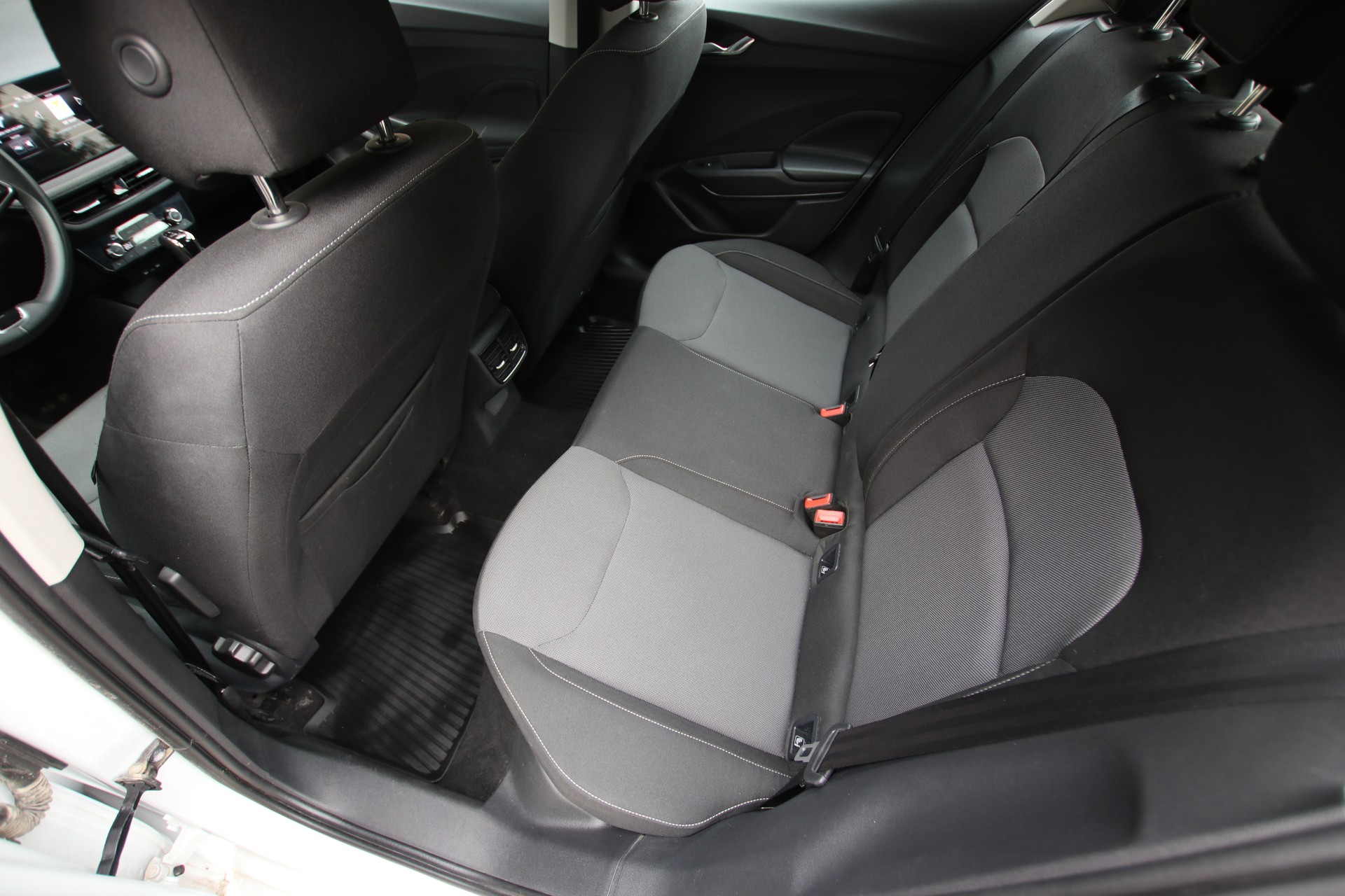 SKODA Fabia 1.0 TSI Dynamic DSG *Werksgarantie bis 12.2029*-image-13