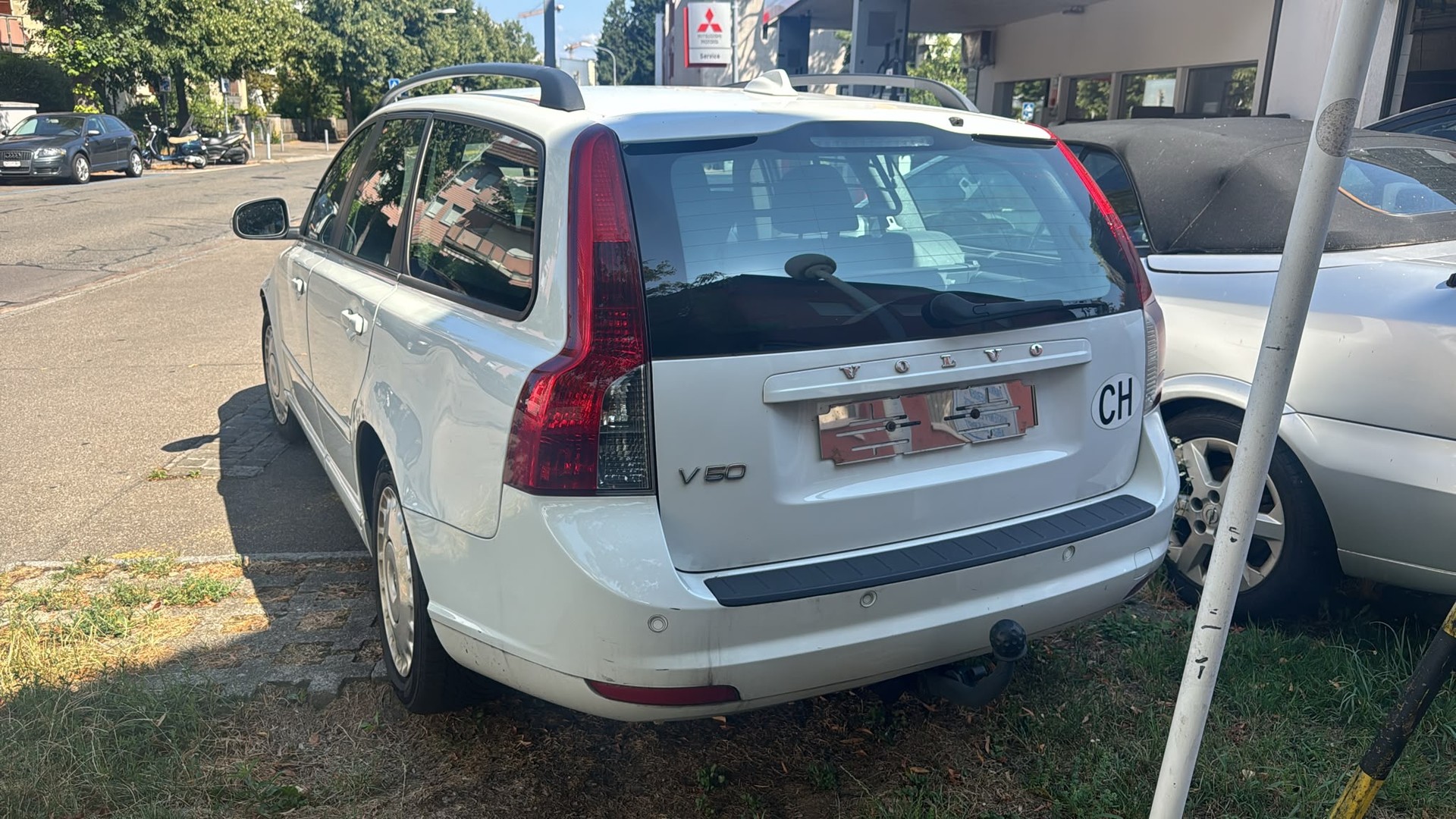 VOLVO V50 2.0D Momentum-image-1