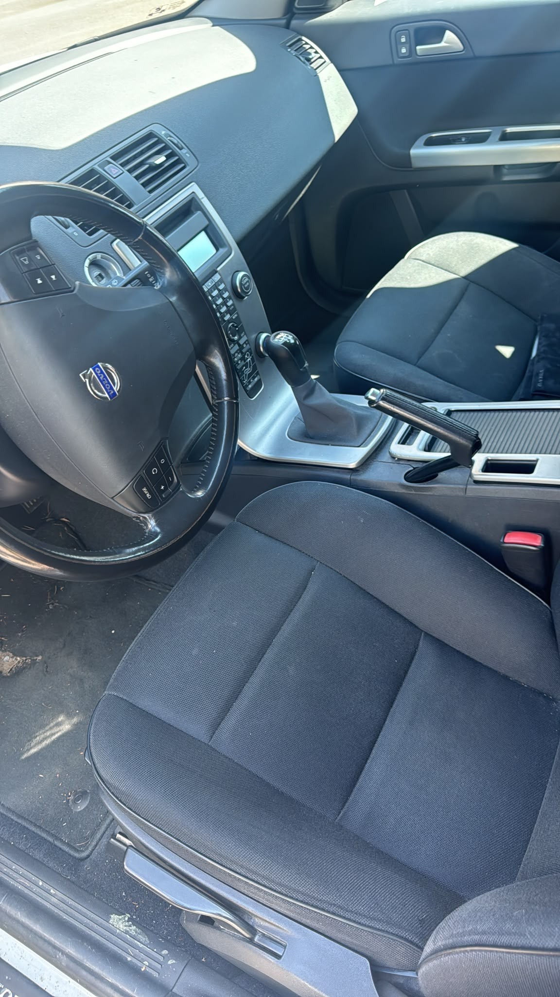 VOLVO V50 2.0D Momentum-image-2