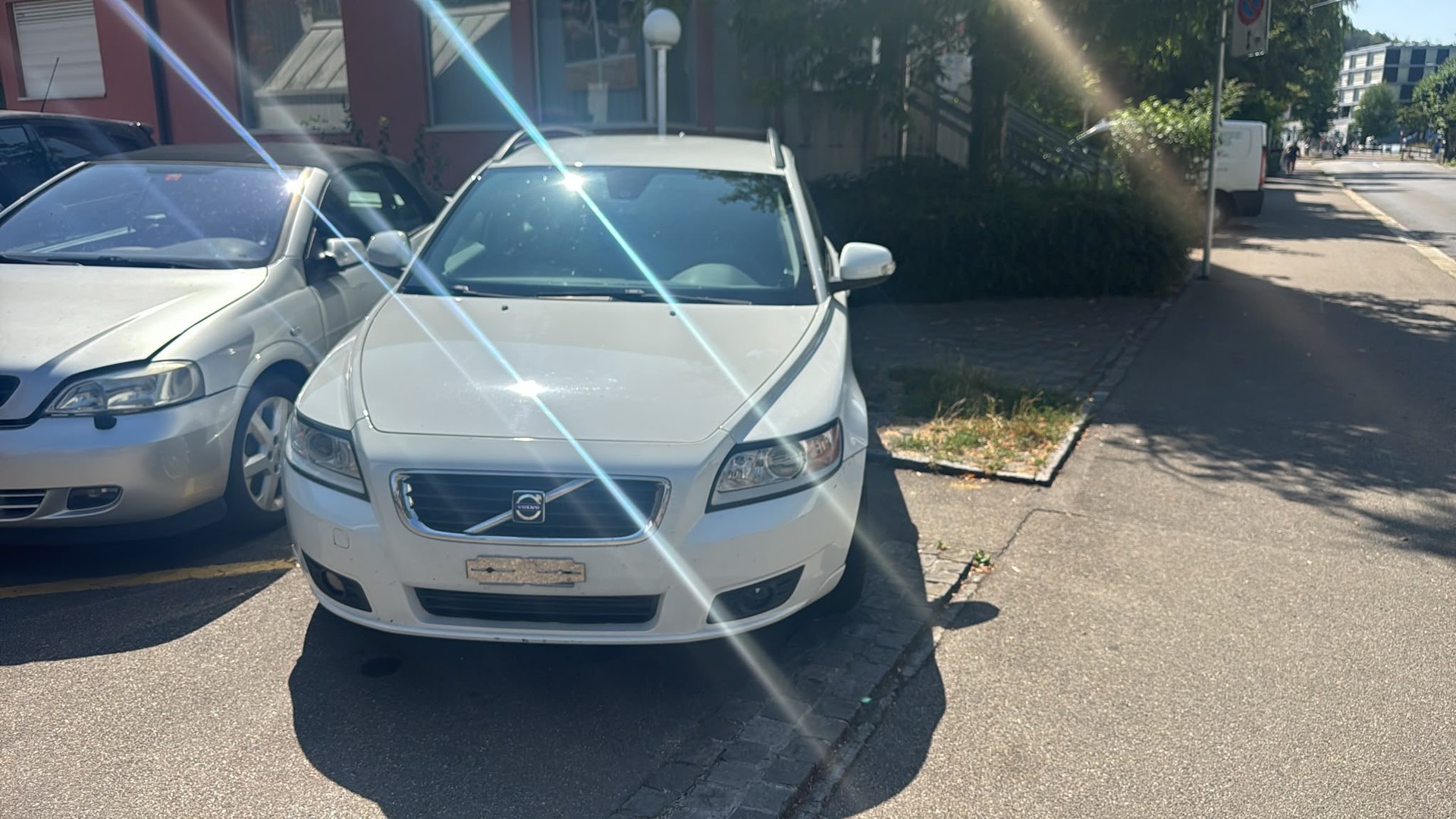 VOLVO V50 2.0D Momentum-image-0