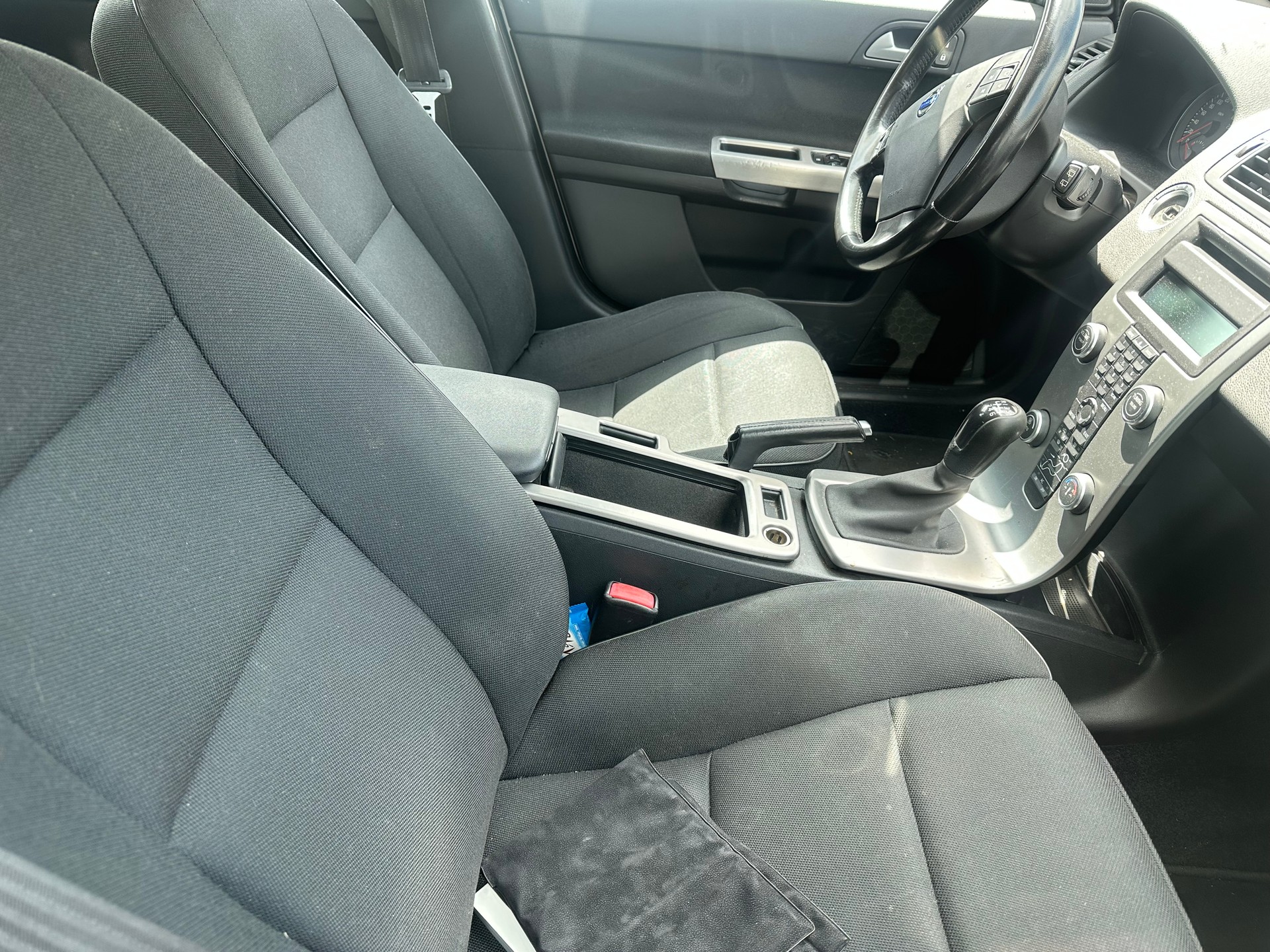 VOLVO V50 2.0D Momentum-image-4