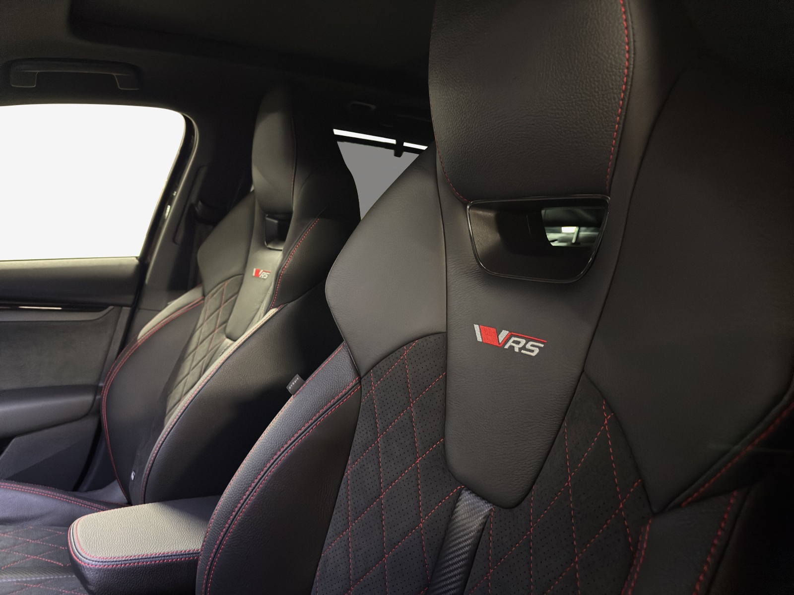 SKODA Octavia RS-image-15