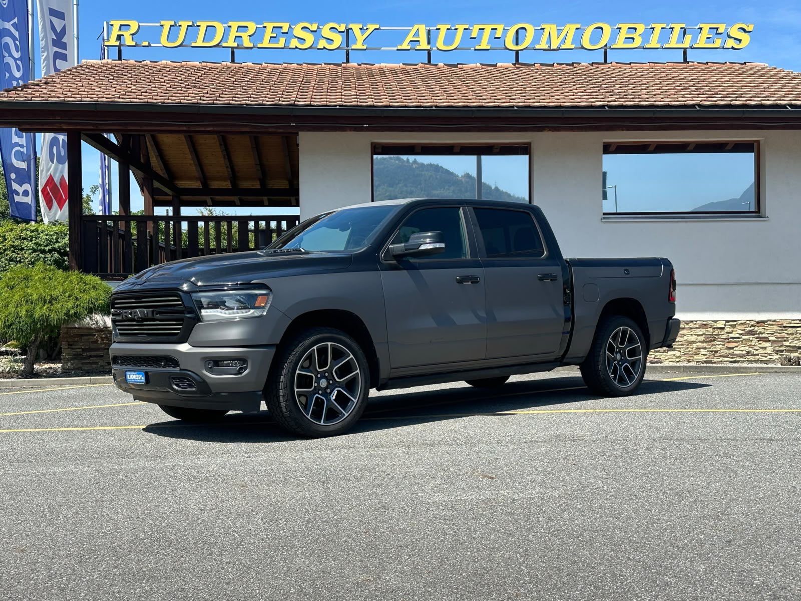 DODGE Ram 1500 Crew Cab. 5.7 Hemi V8 Sport Black-image-0