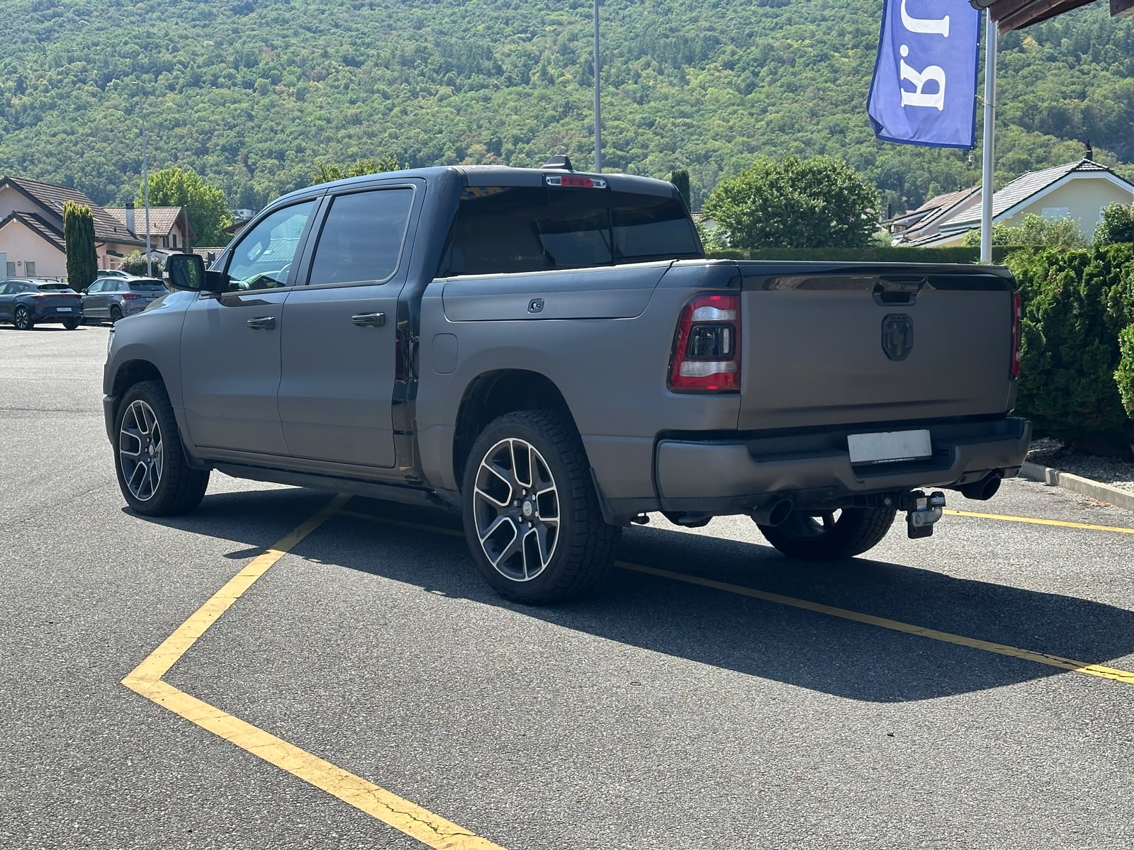 DODGE Ram 1500 Crew Cab. 5.7 Hemi V8 Sport Black-image-2