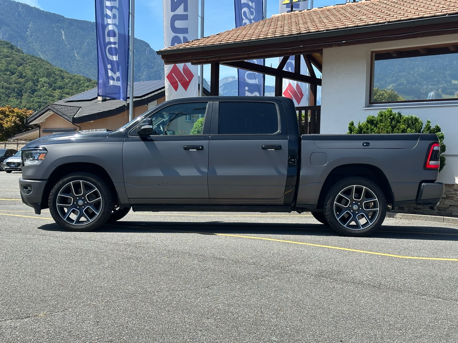 DODGE Ram 1500 Crew Cab. 5.7 Hemi V8 Sport Black-image-1