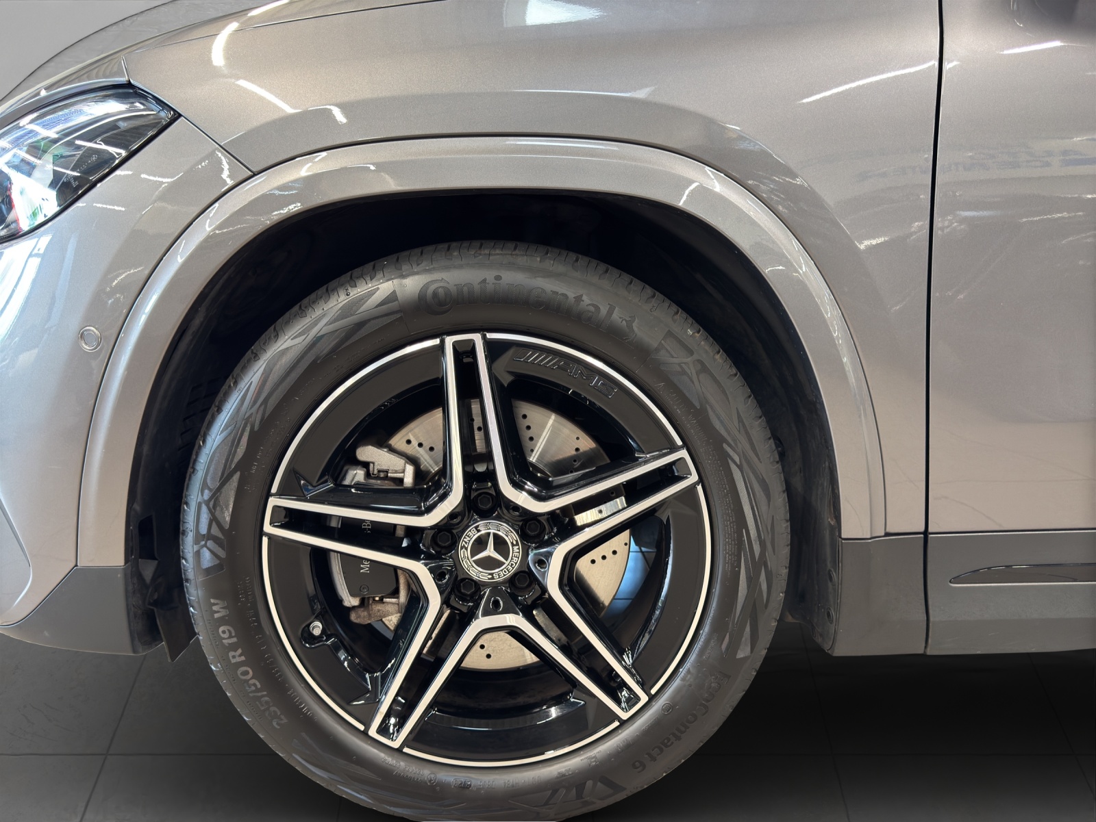 MERCEDES-BENZ GLA-Klasse H247 GLA 250 AMG Line 4matic-image-5