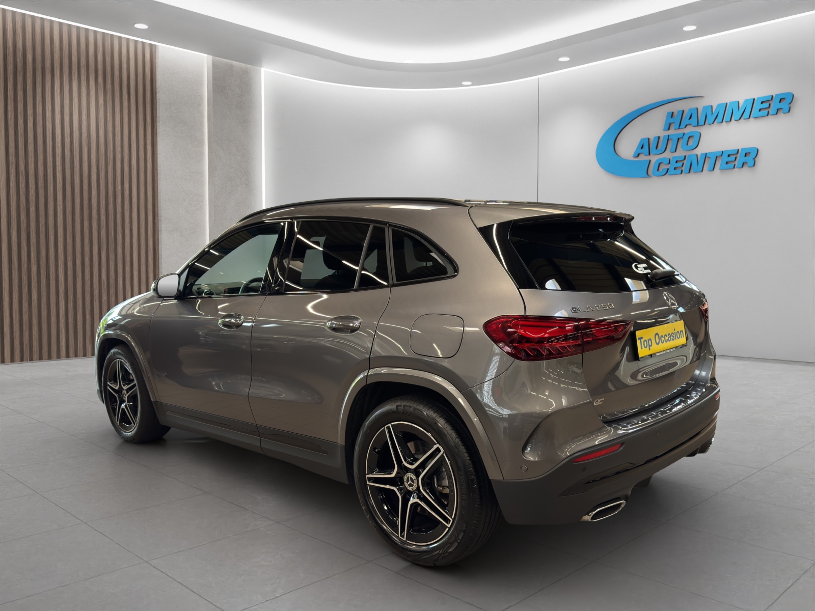 MERCEDES-BENZ GLA-Klasse H247 GLA 250 AMG Line 4matic-image-2