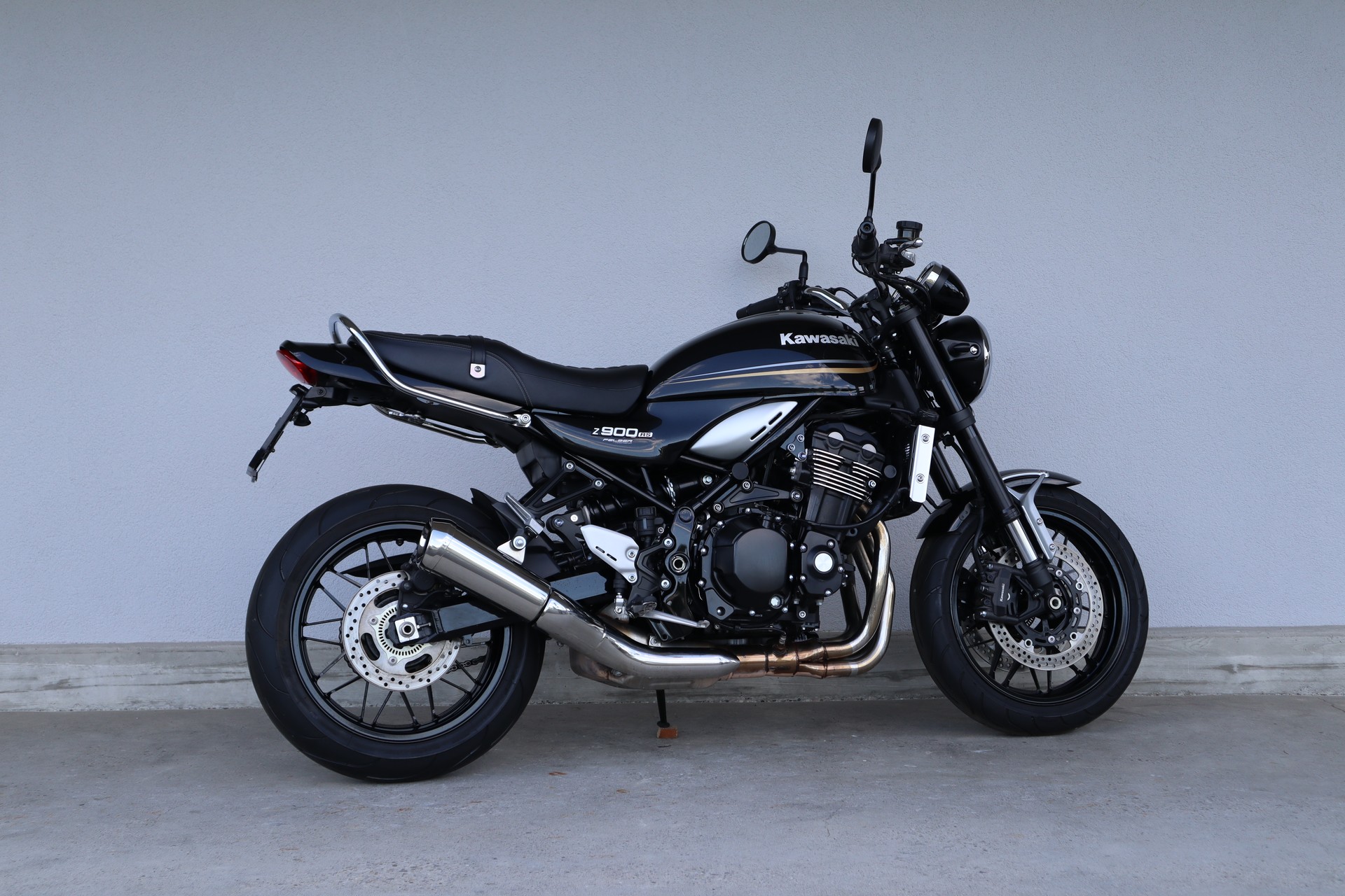 KAWASAKI Z 900 RS-showroom-element-2