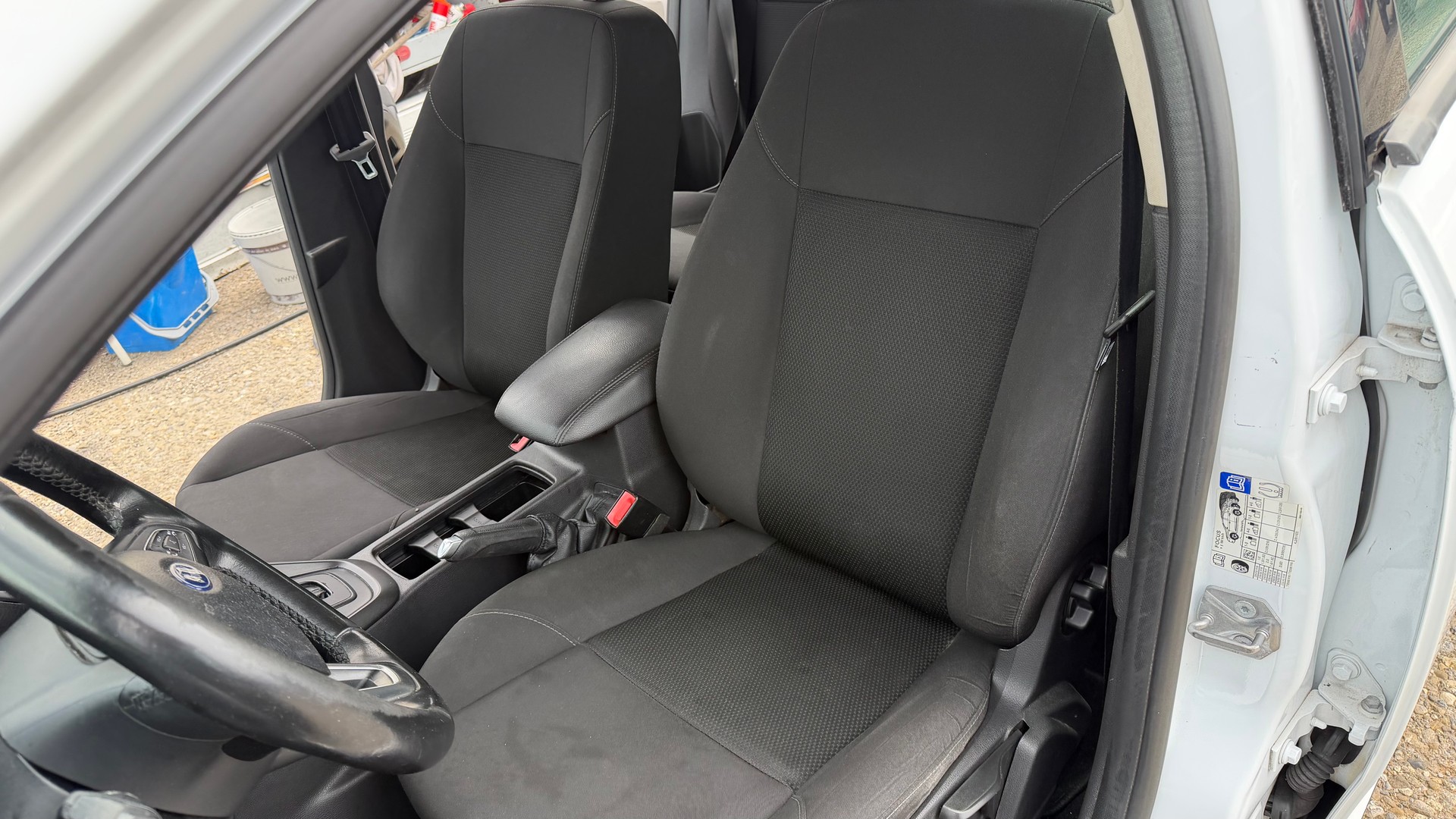 FORD Focus 2.0 TDCi Titanium-image-8