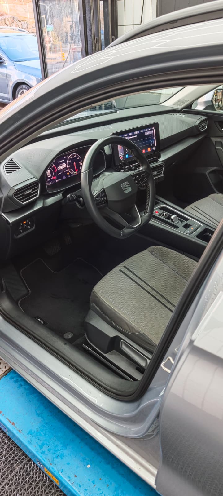 SEAT Leon ST 2.0 TDI EVO DSG Style-image-5