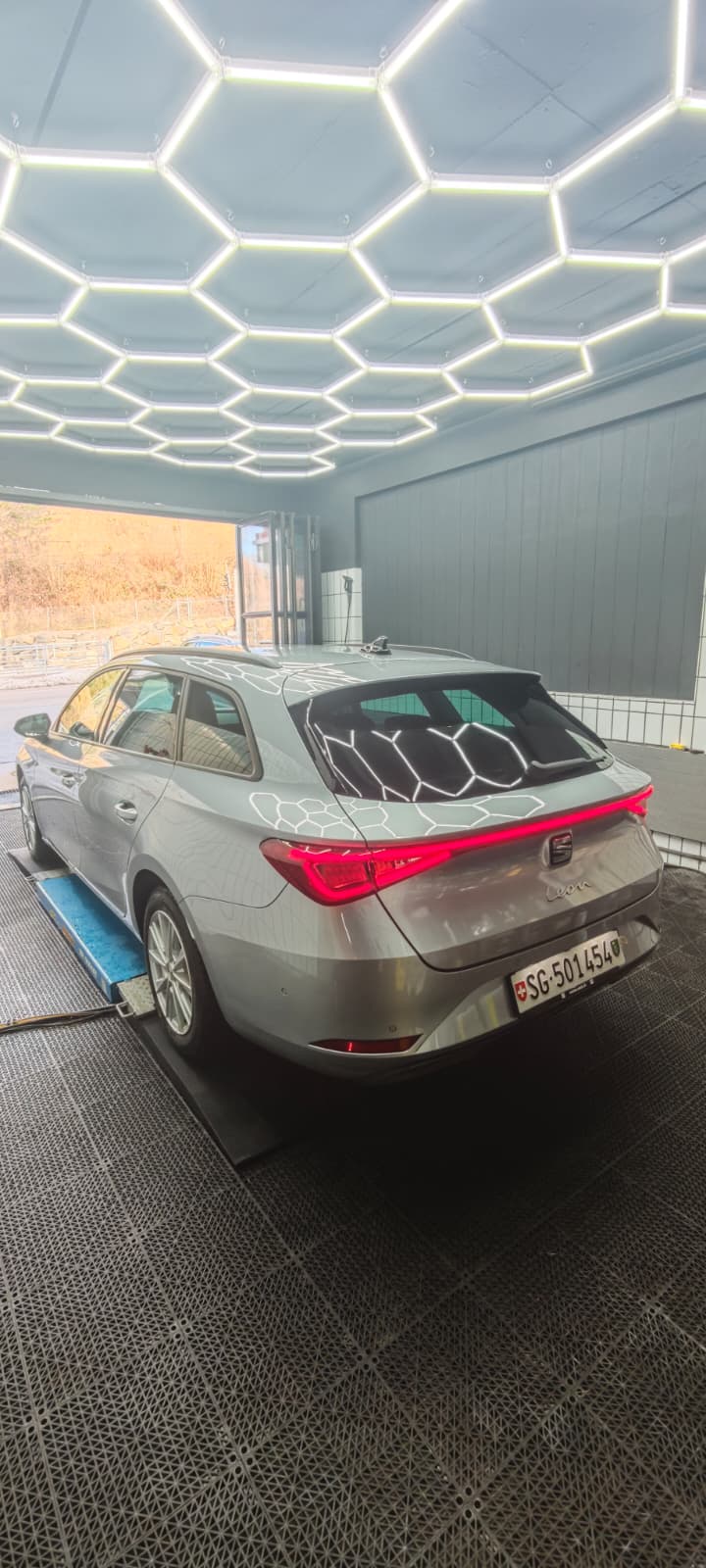 SEAT Leon ST 2.0 TDI EVO DSG Style-image-4