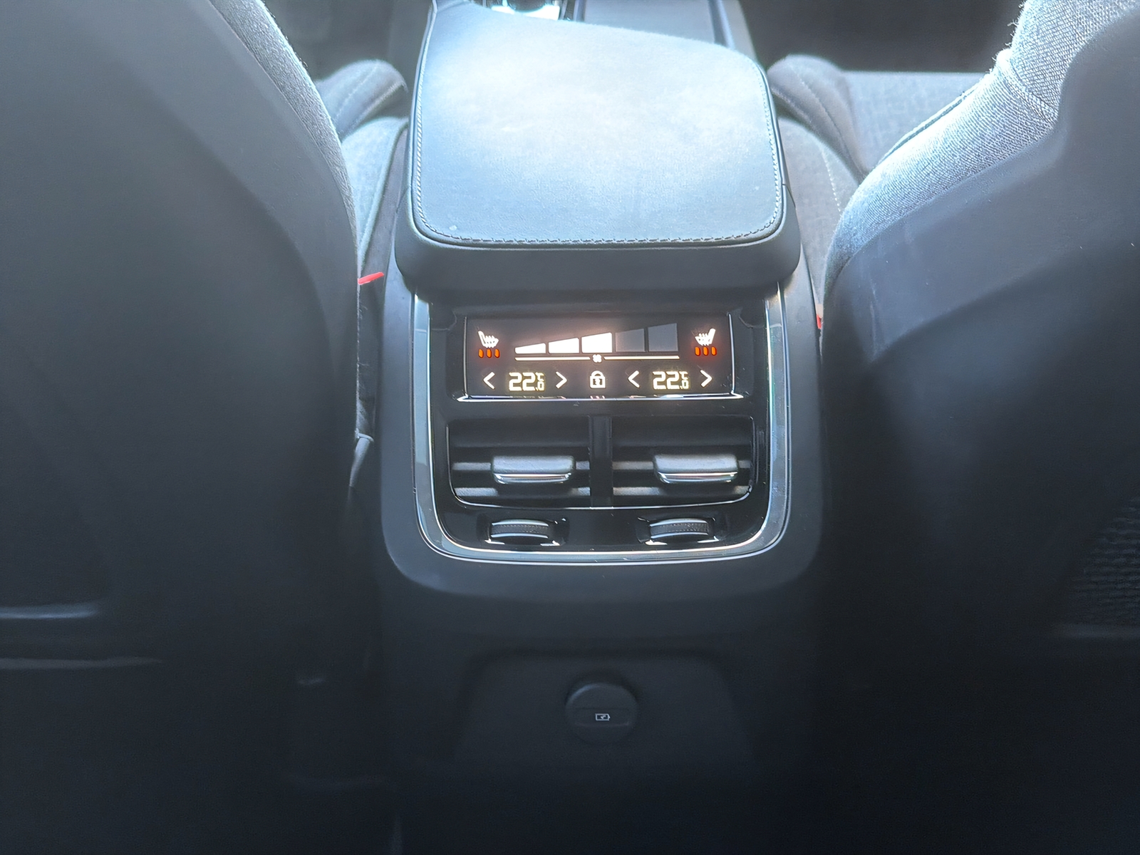 VOLVO XC90 2.0 T8 TE Ultra Bright 7P. eAWD-image-17