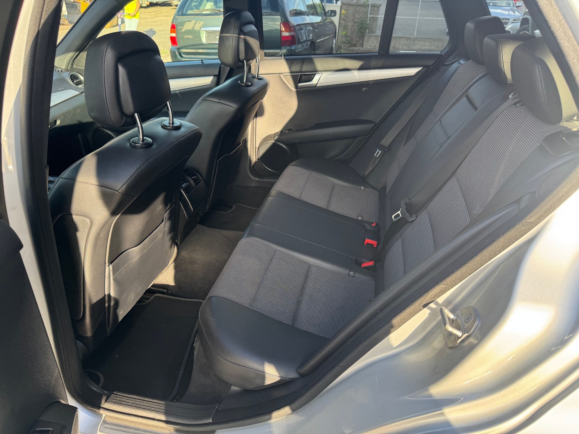 MERCEDES-BENZ C 250 CDI Avantgarde 4Matic 7G-Tronic-image-6