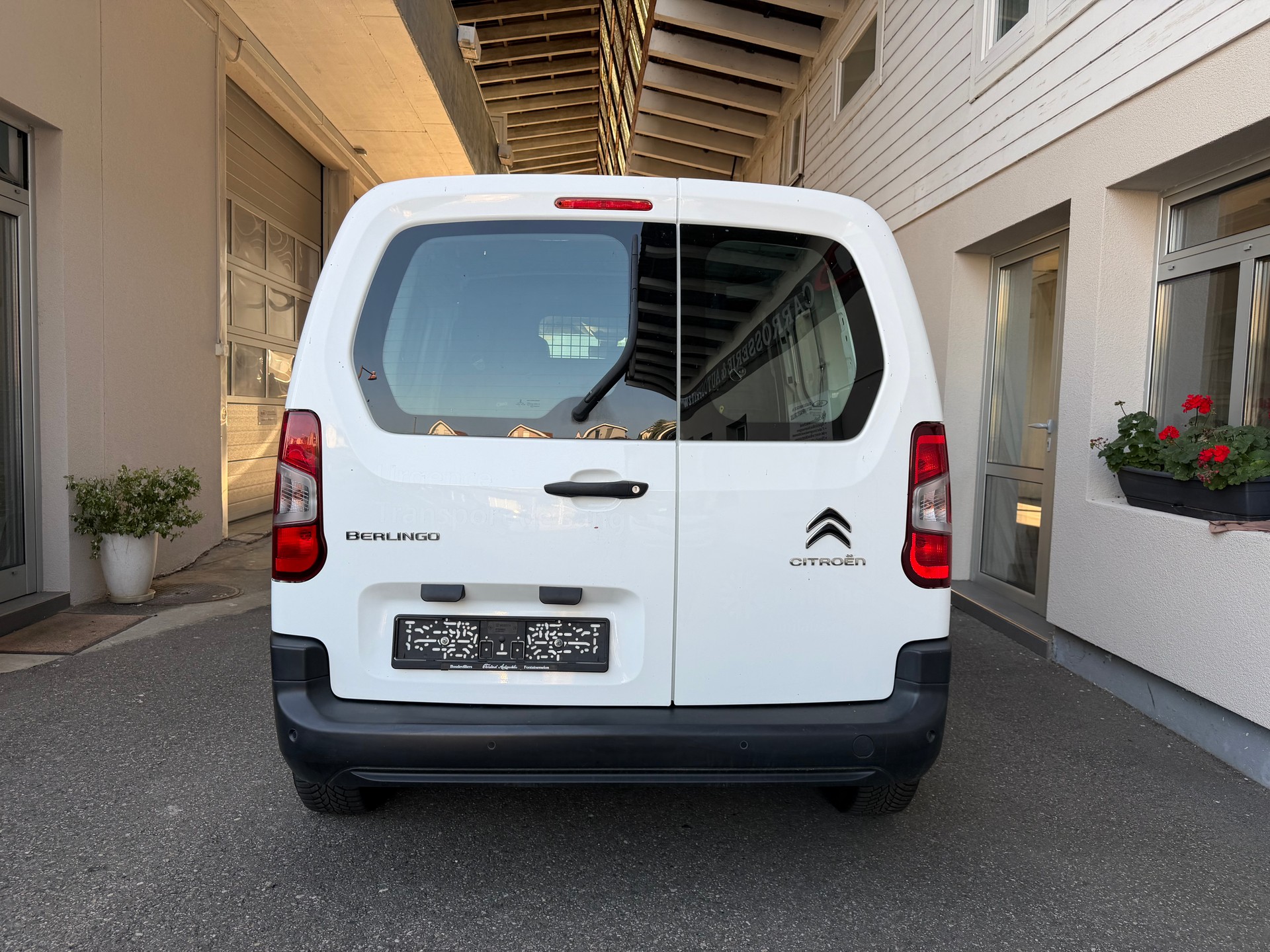 CITROEN Berlingo Van 1.2 Pure Tech 130 s/s Club EAT8 1000kg-image-3