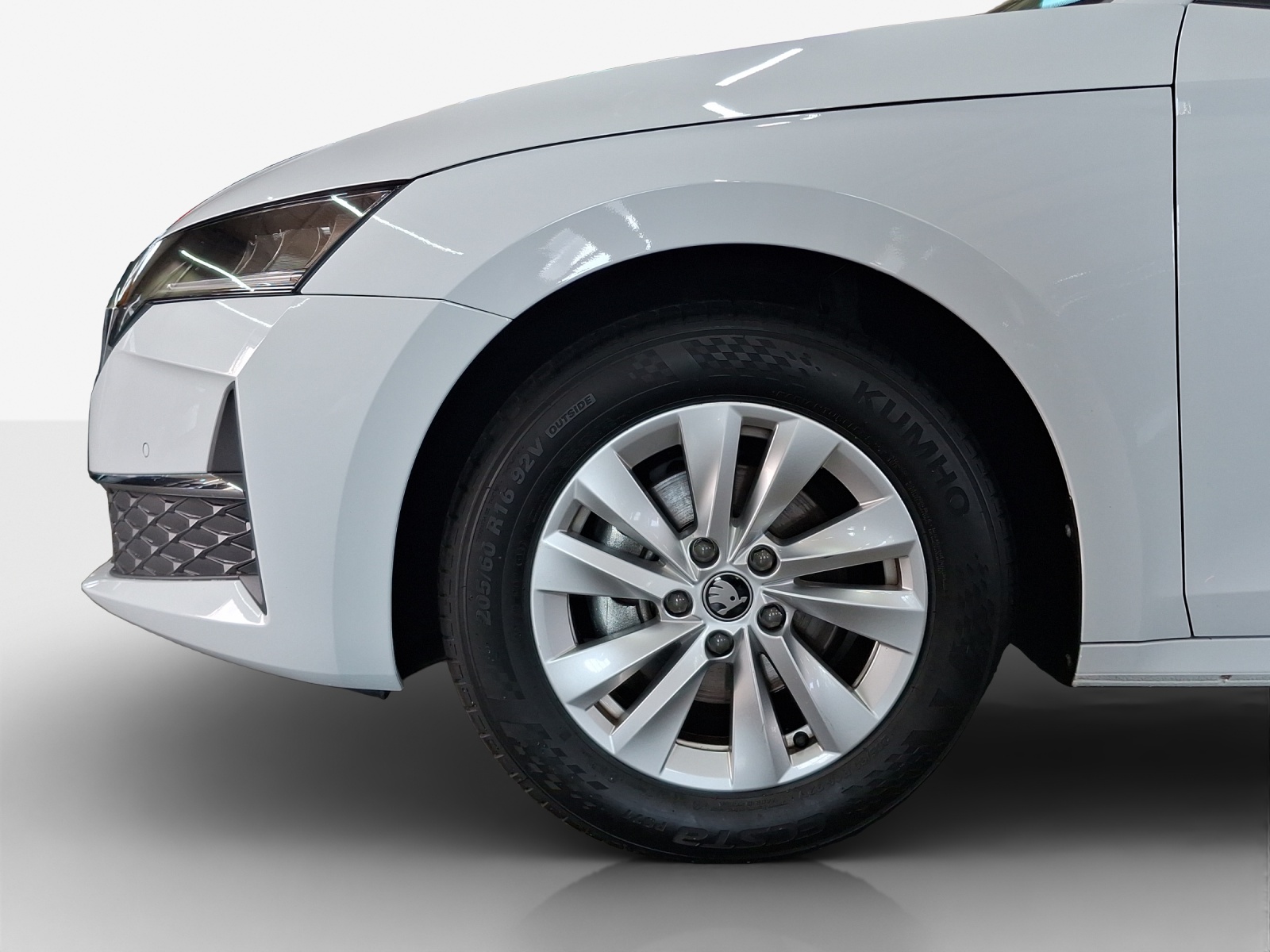 SKODA Octavia Combi 1.5 TSI mHEV DSG Dynamic-image-14