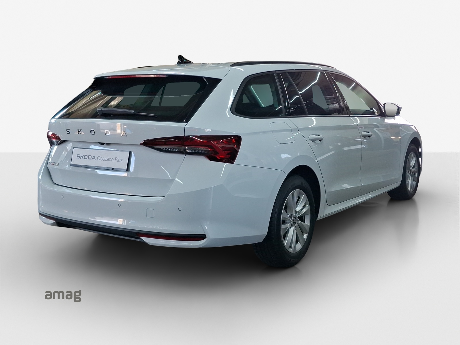 SKODA Octavia Combi 1.5 TSI mHEV DSG Dynamic-image-4
