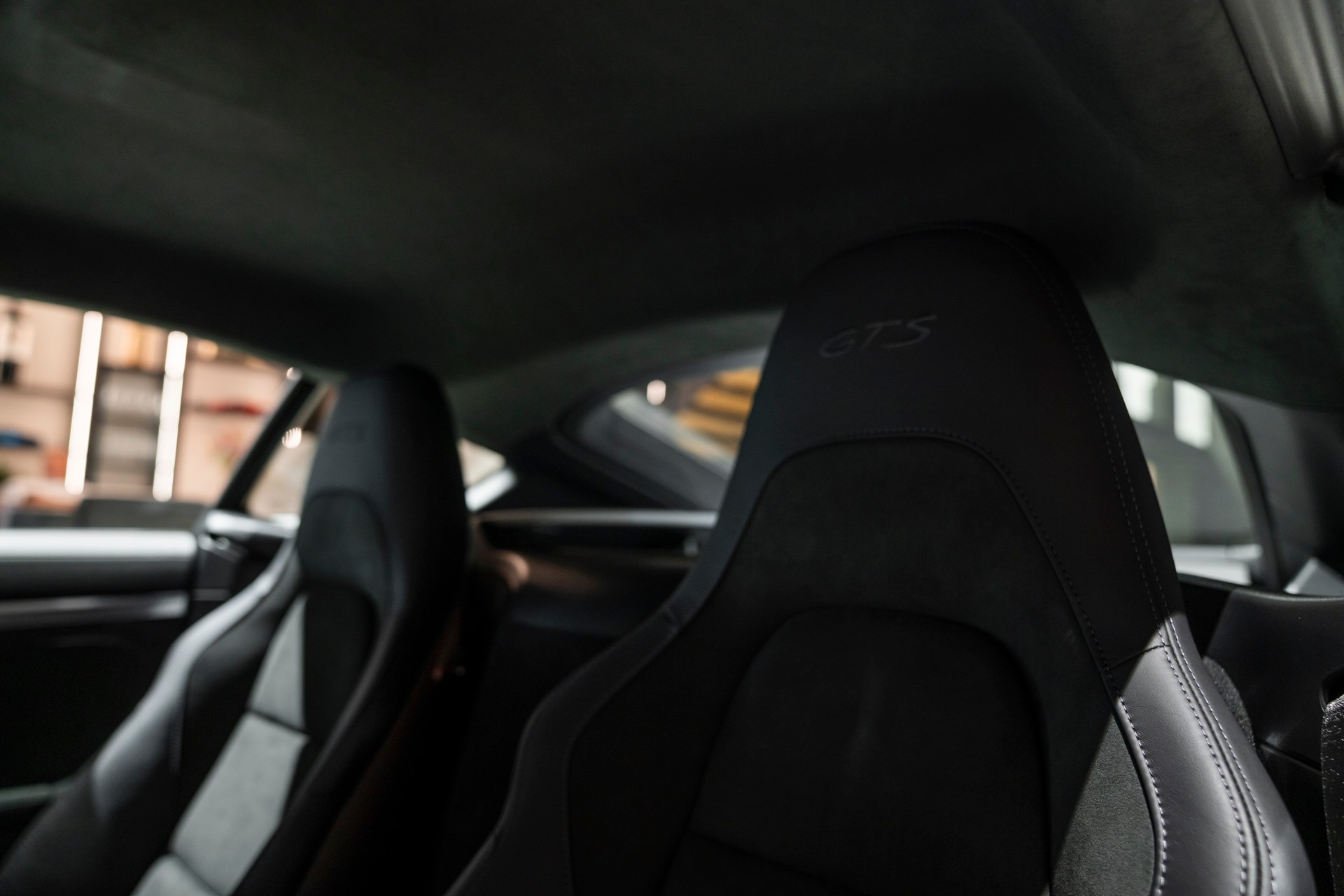 PORSCHE 718 Cayman GTS 4.0 PDK-image-13