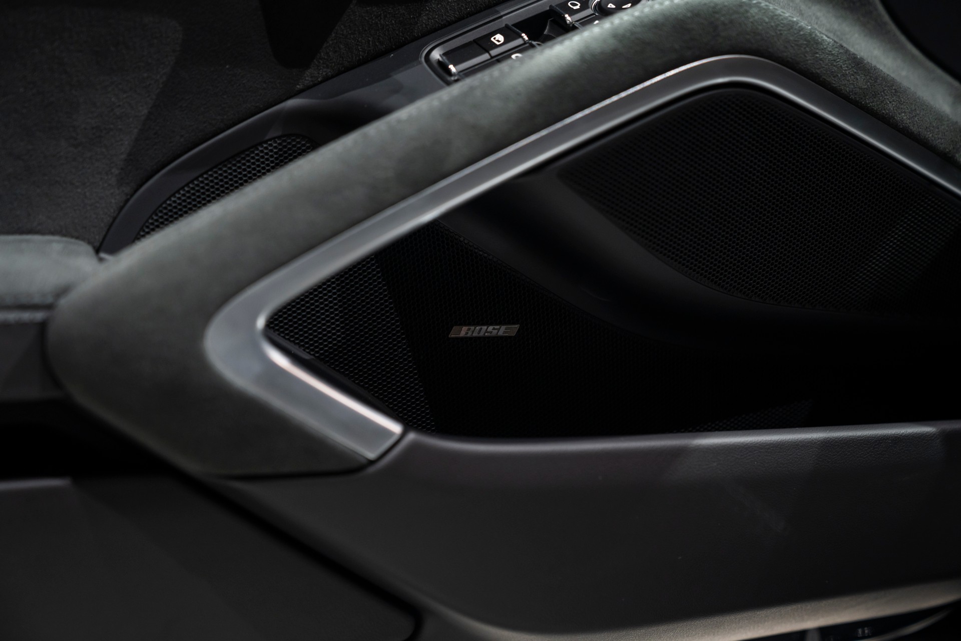PORSCHE 718 Cayman GTS 4.0 PDK-image-10