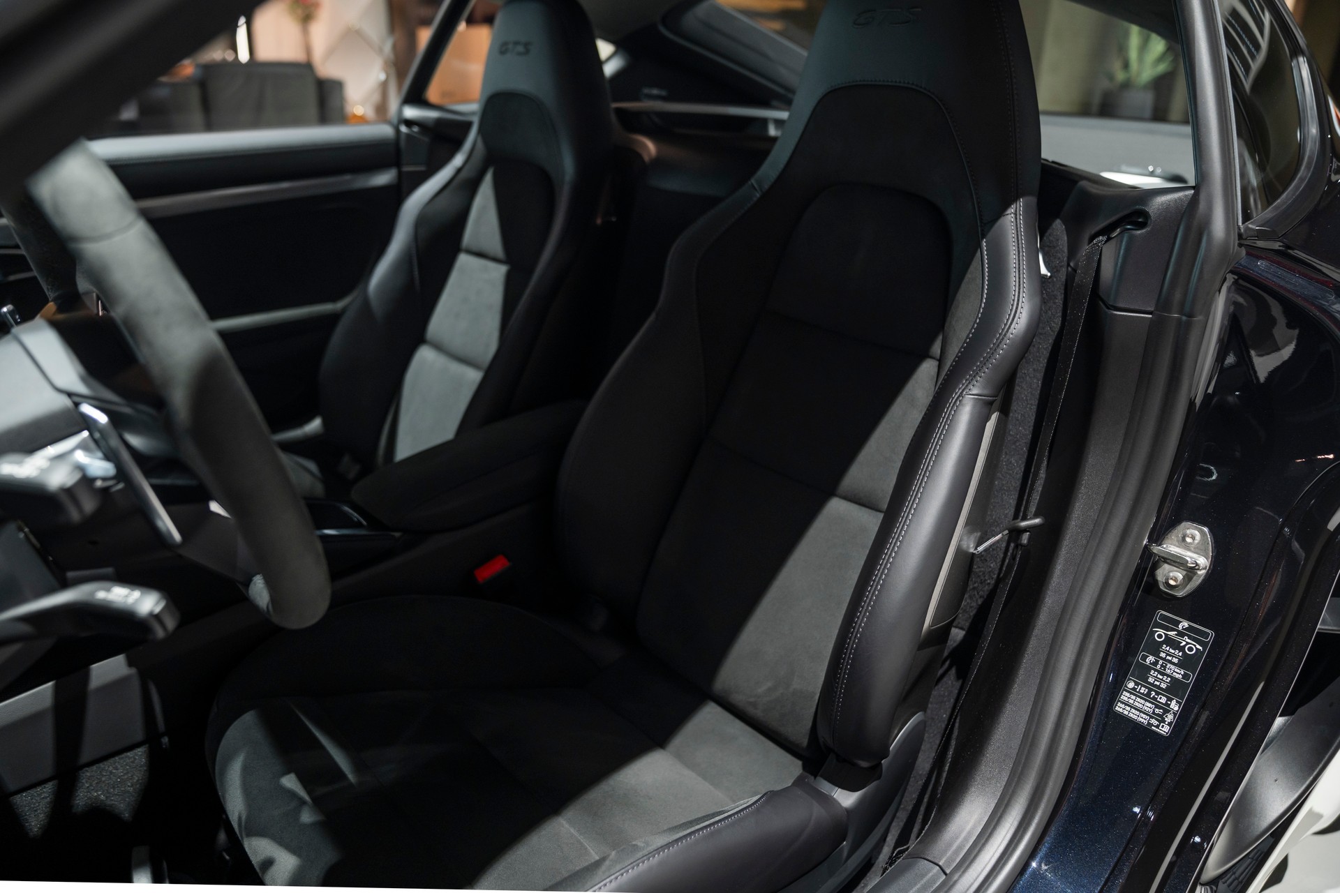 PORSCHE 718 Cayman GTS 4.0 PDK-image-8