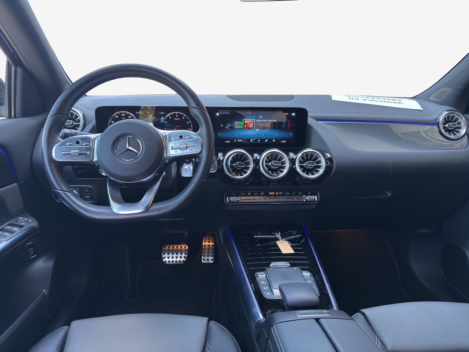 MERCEDES-BENZ GLA 200 AMG Line 7G-DCT-image-8