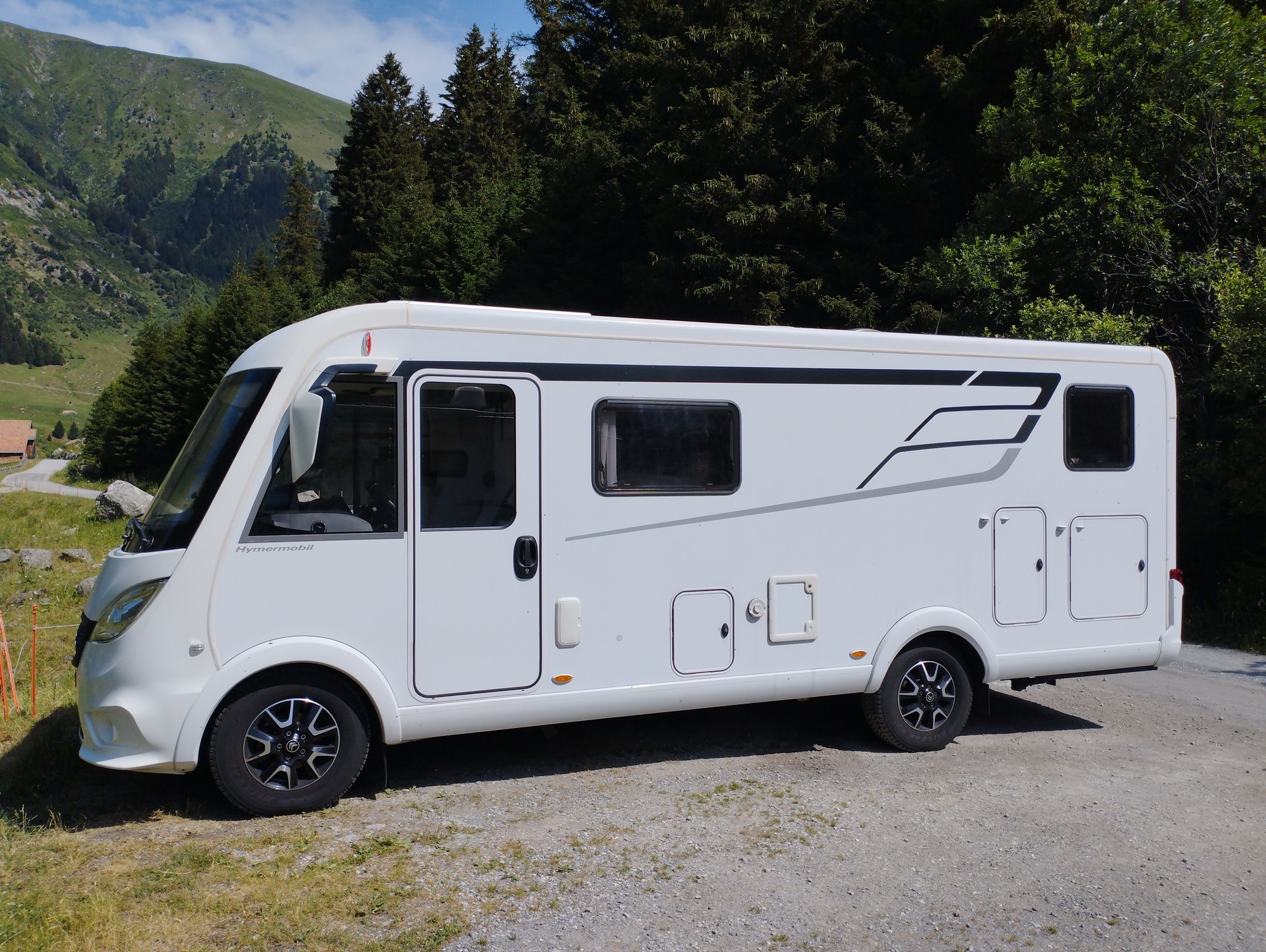 HYMER Exis 580 Pure-image-1