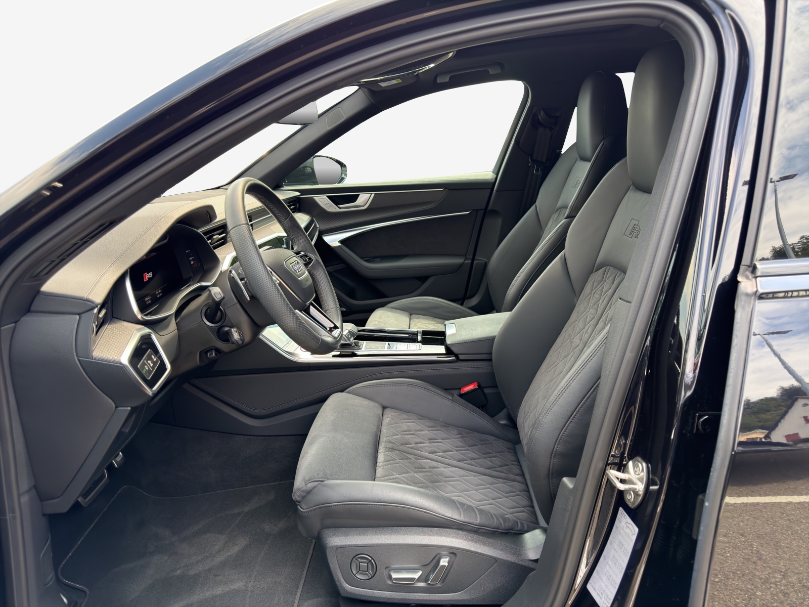 AUDI RS6 Avant 4.0 TFSI V8 quattro-image-7