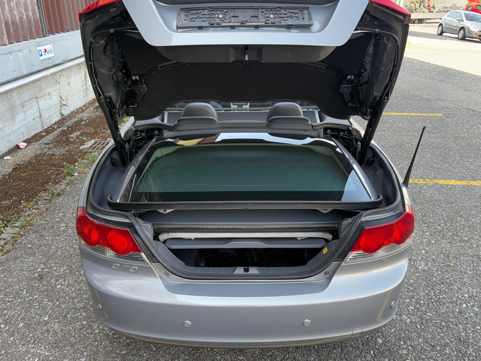 VOLVO C70 2.4 Aut Momentum Leder-image-11