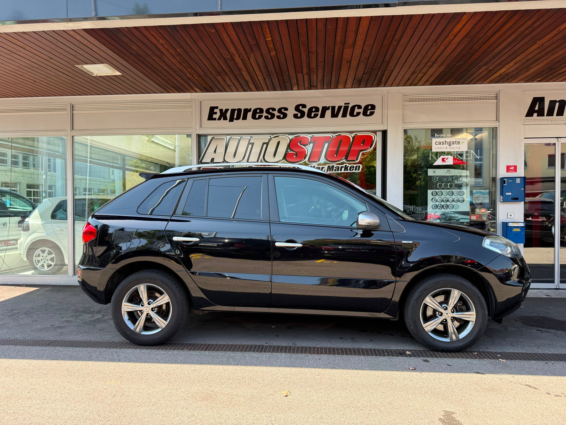 RENAULT Koleos 2.0 dCi Bose 4x4 Automatic-image-1