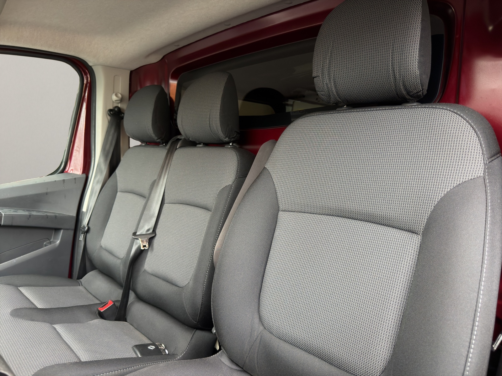 RENAULT Trafic Kaw. 3.0 t L2 H1 2.0 dCi Blue 150 Advance-image-10