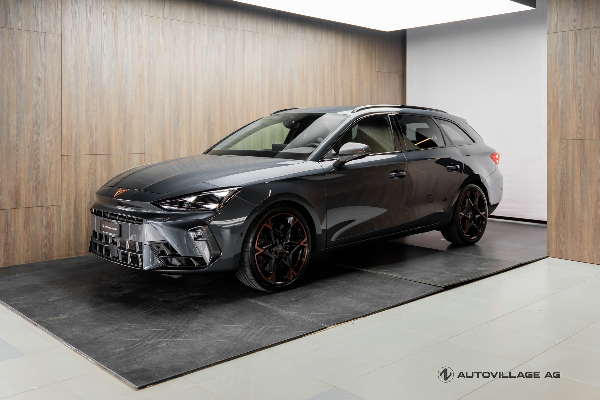 CUPRA LEON ST 2.0 TSI VZ DSG 4Drive-image-0