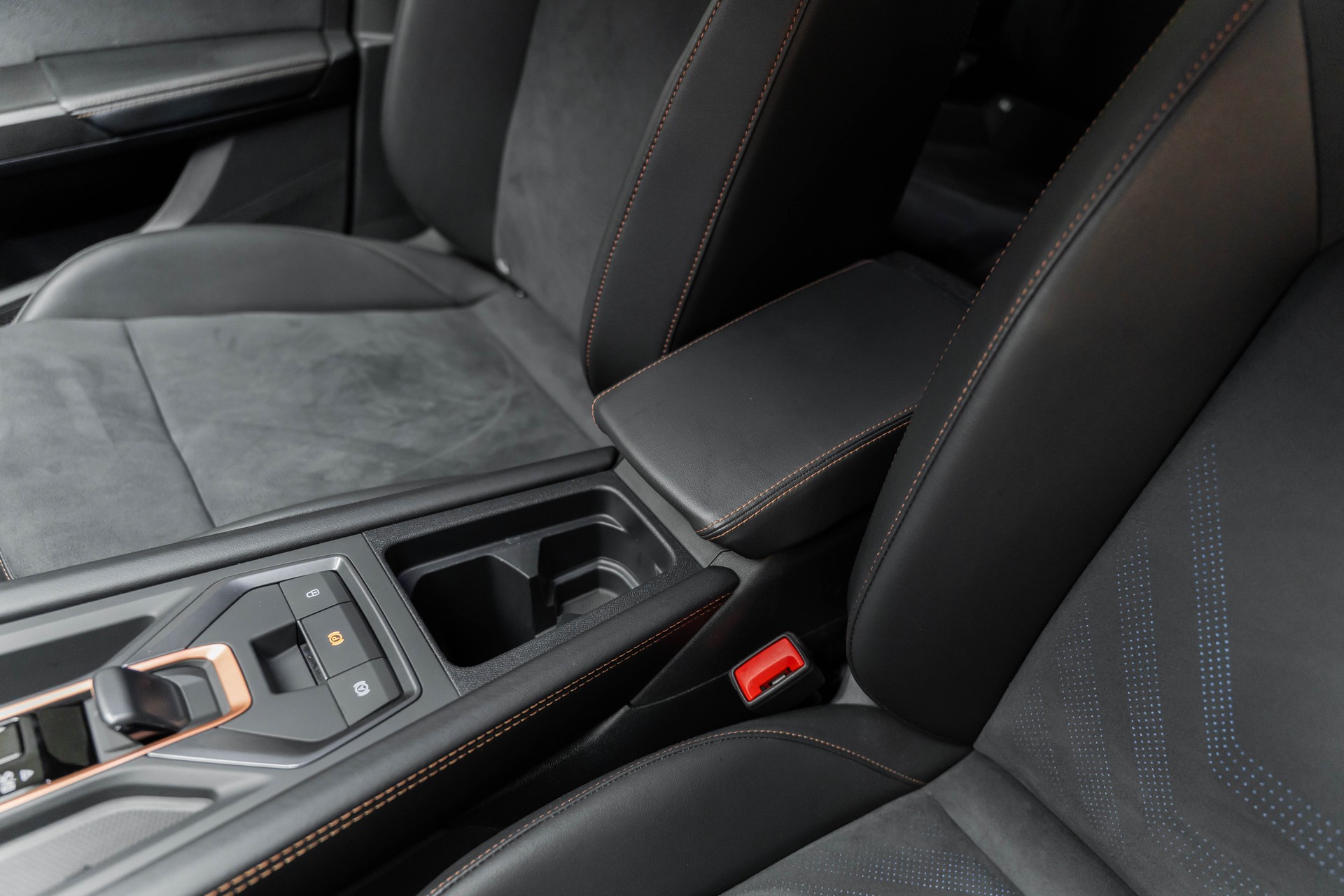 CUPRA LEON ST 2.0 TSI VZ DSG 4Drive-image-14